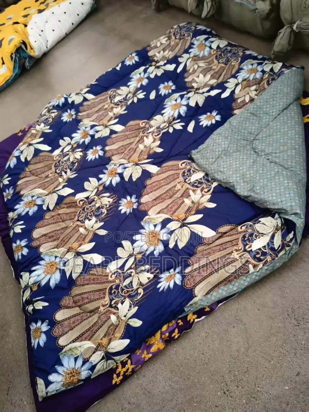 Quality 100% Cotton 7pcs Reversible Duvet Set Available