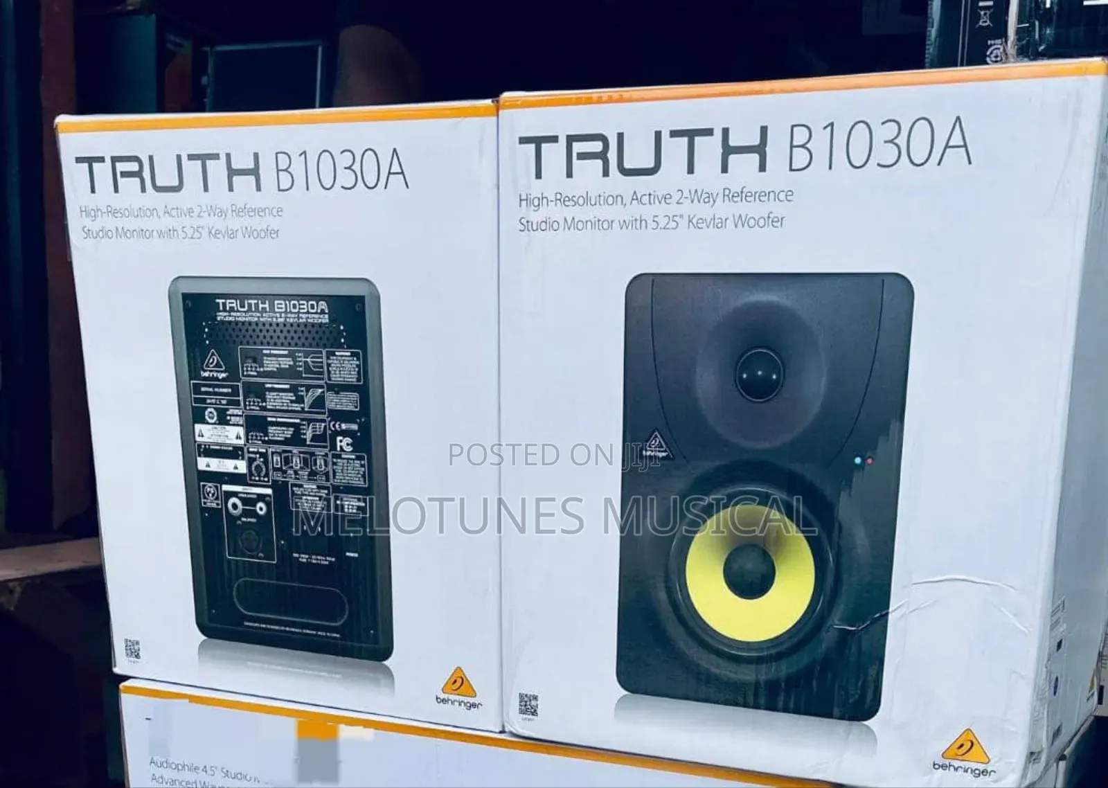 Behringer Truth B1030a High-Resolution, Active 2-Way Studio Monitor.