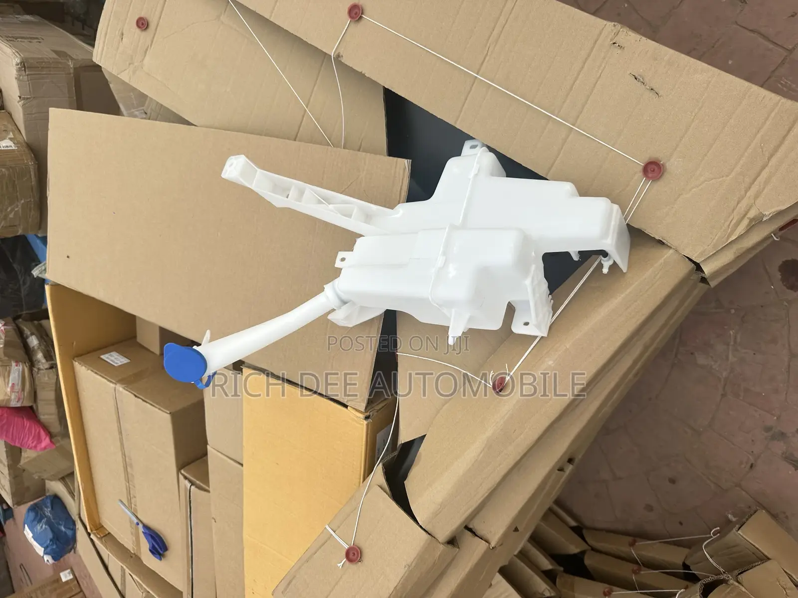 Outlander 2023 Wiper Wash Tank With Motor