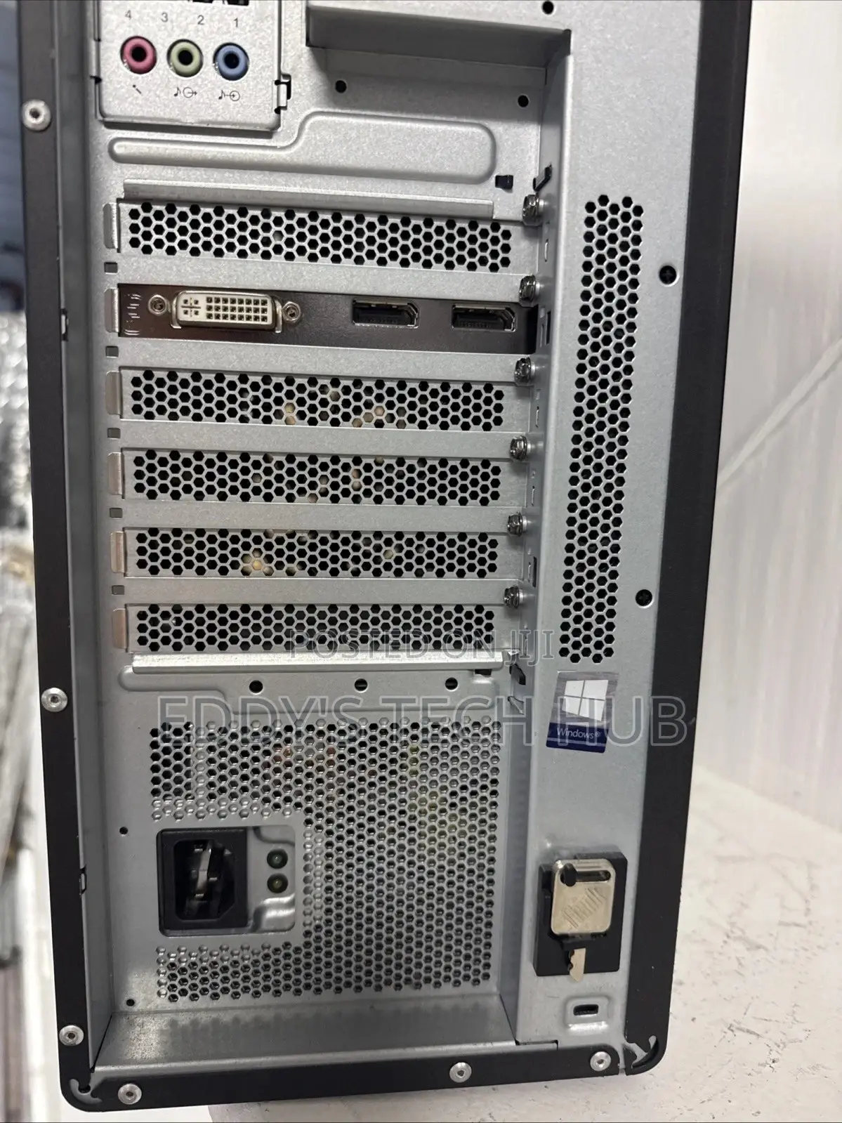 Desktop Computer Lenovo ThinkStation P520 16GB Intel Xeon SSD 256GB