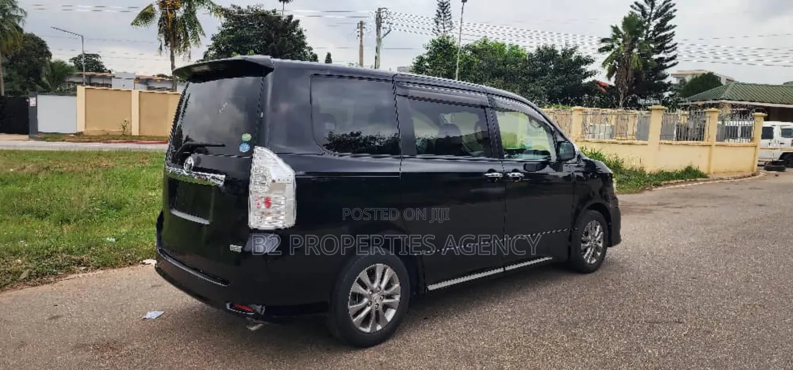 New Toyota Voxy 2012 Black