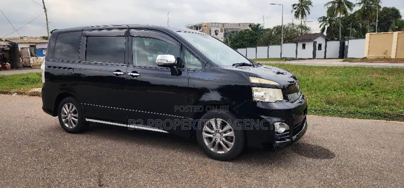 New Toyota Voxy 2012 Black