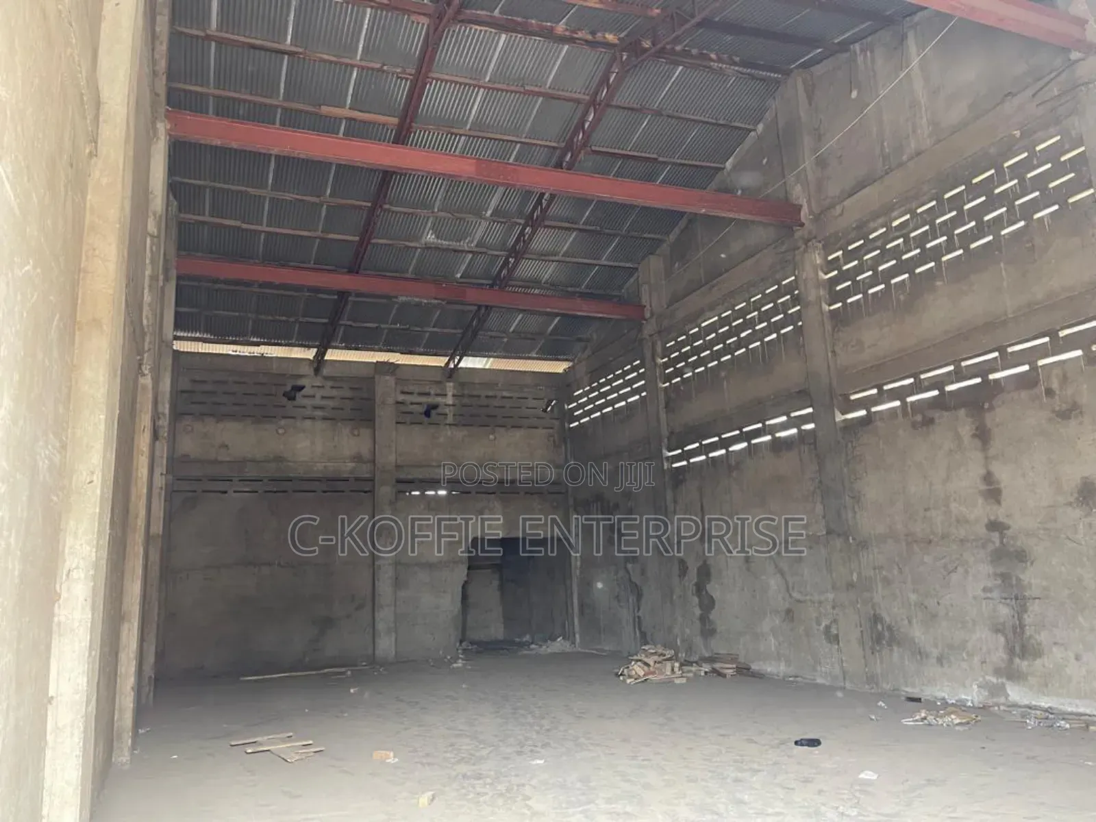 1000 SQM Warehouse at Circle for Rent