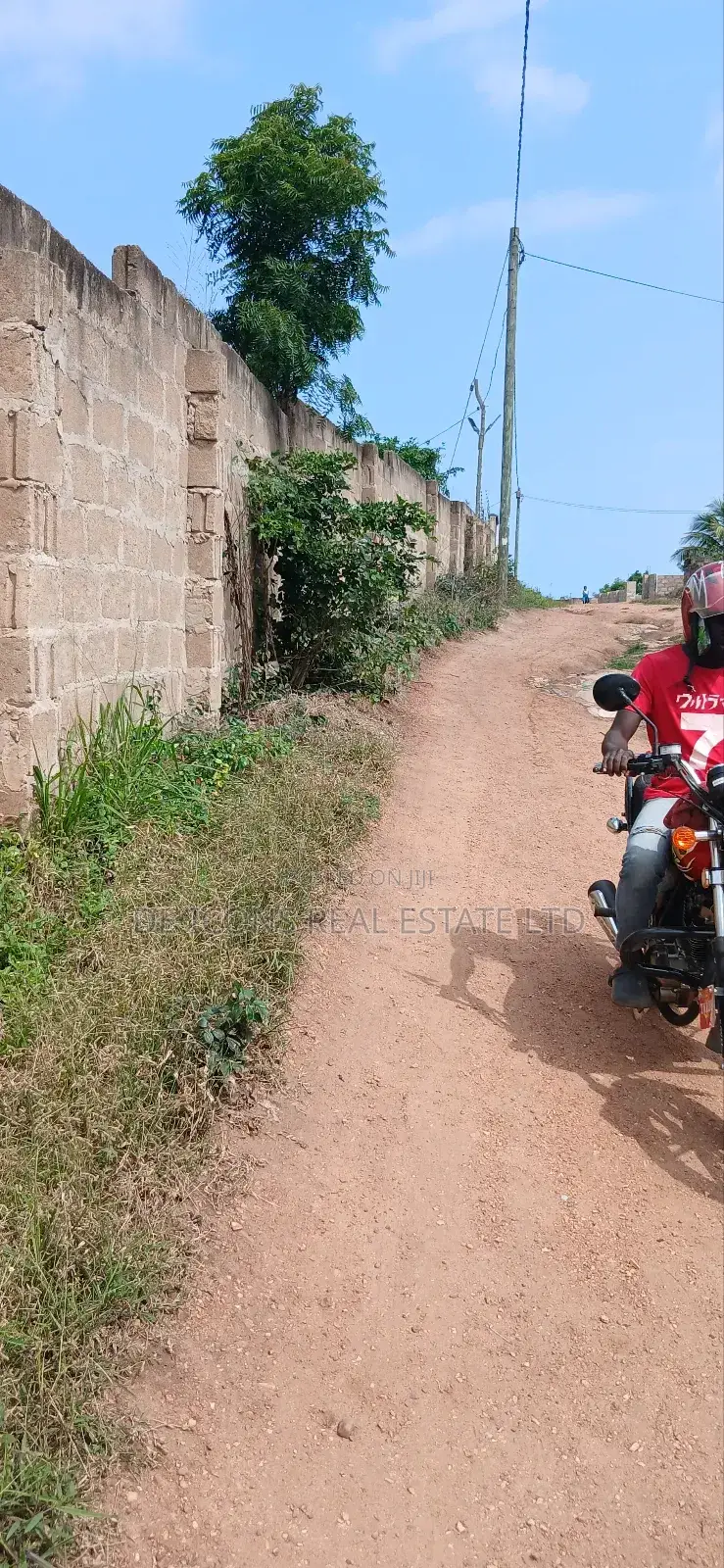 Full Plot Fenced in Kasoa Dawa Near the Sea for Dale