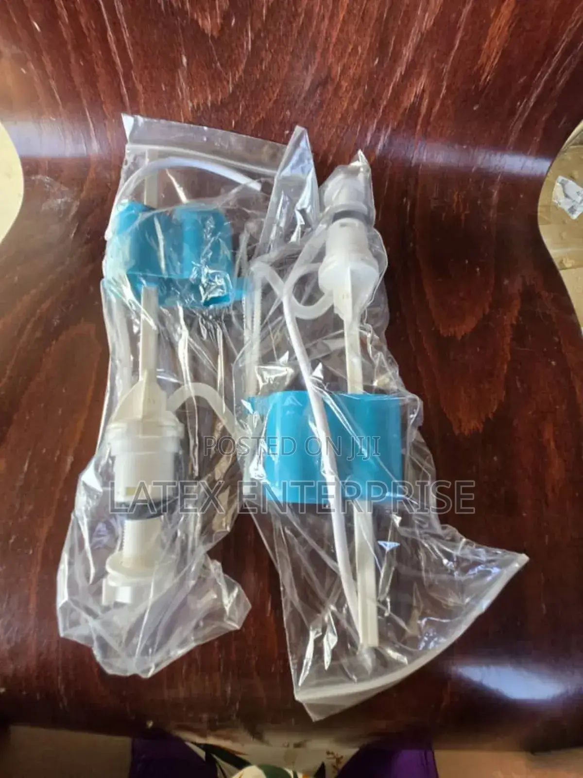 Plastic Split Toilet Tank