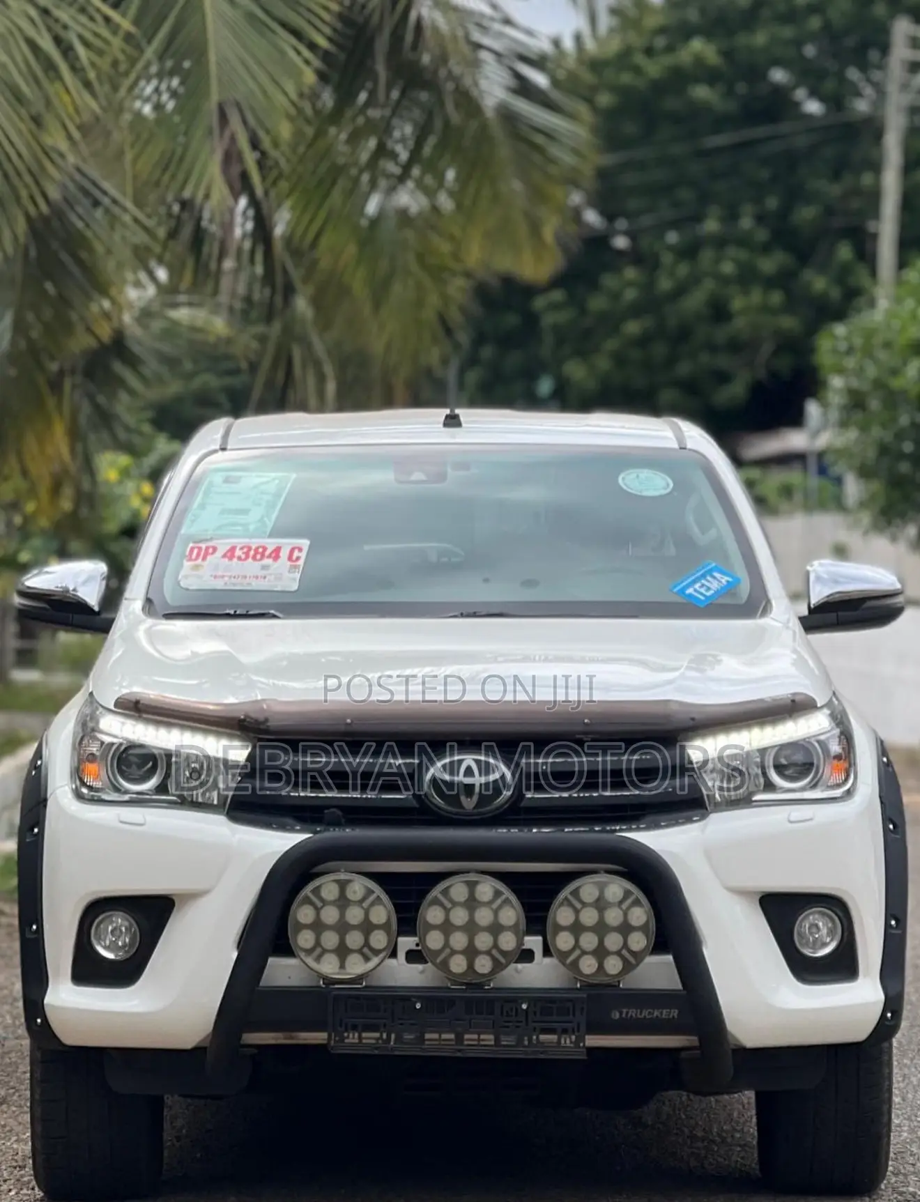 Toyota Hilux Revo Double Cab Deisel 2.4 AWD 2017 White