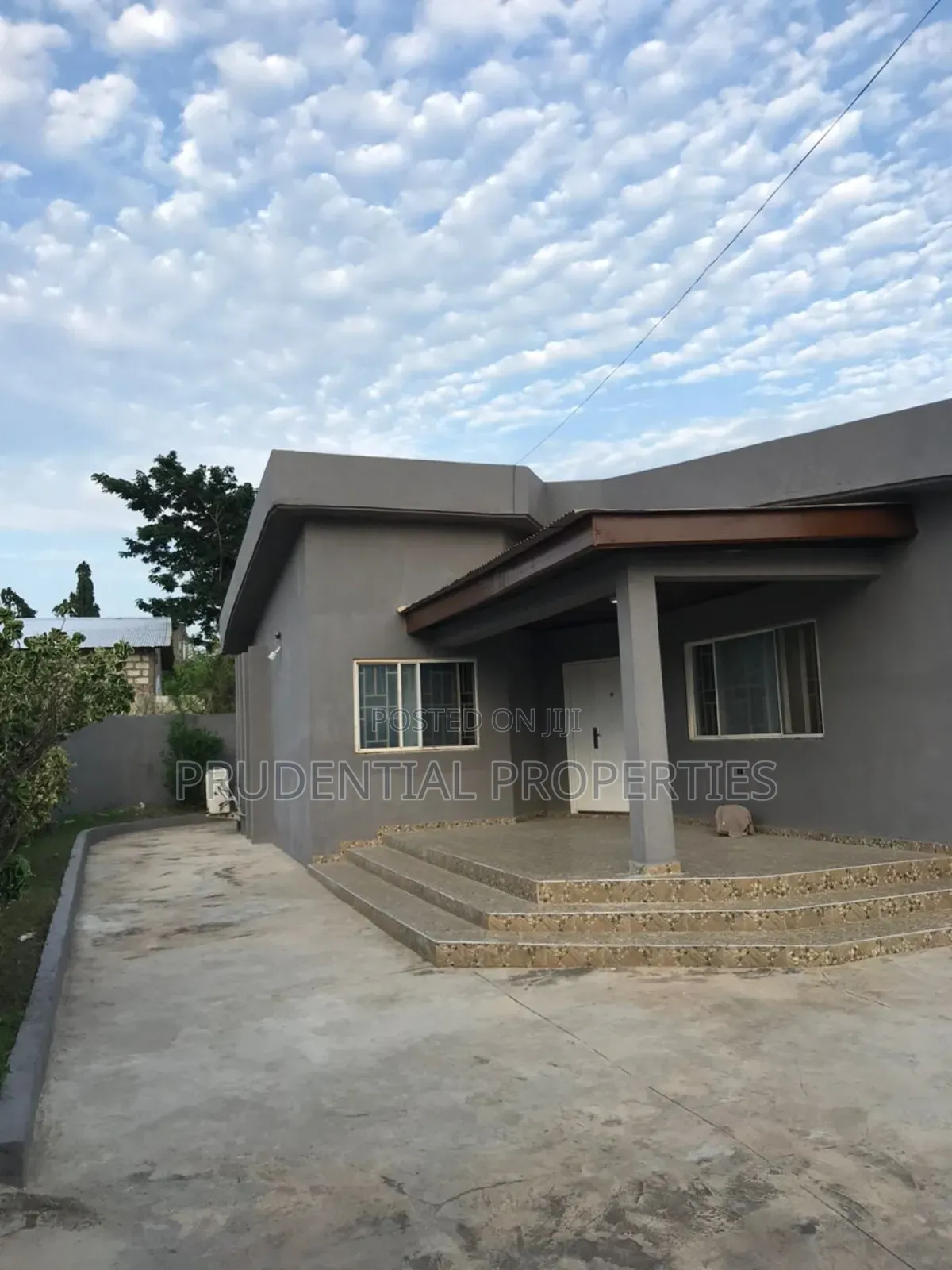 4bdrm House in Dansoman for sale