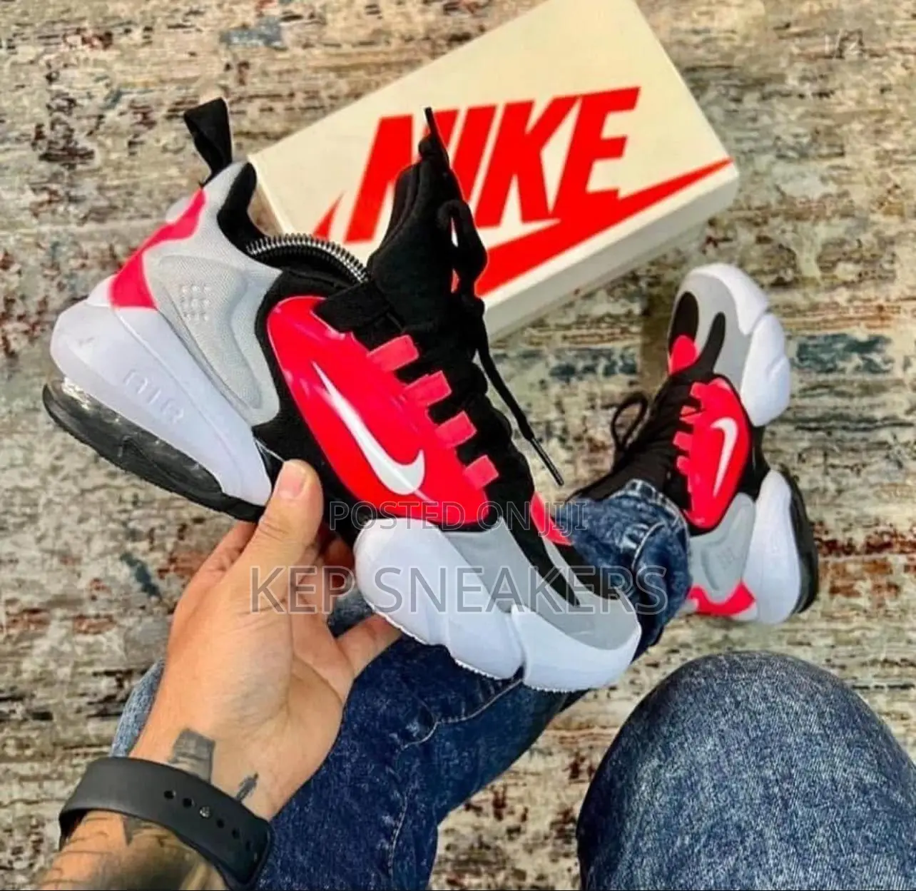 Nike Air Max Alpha Savage