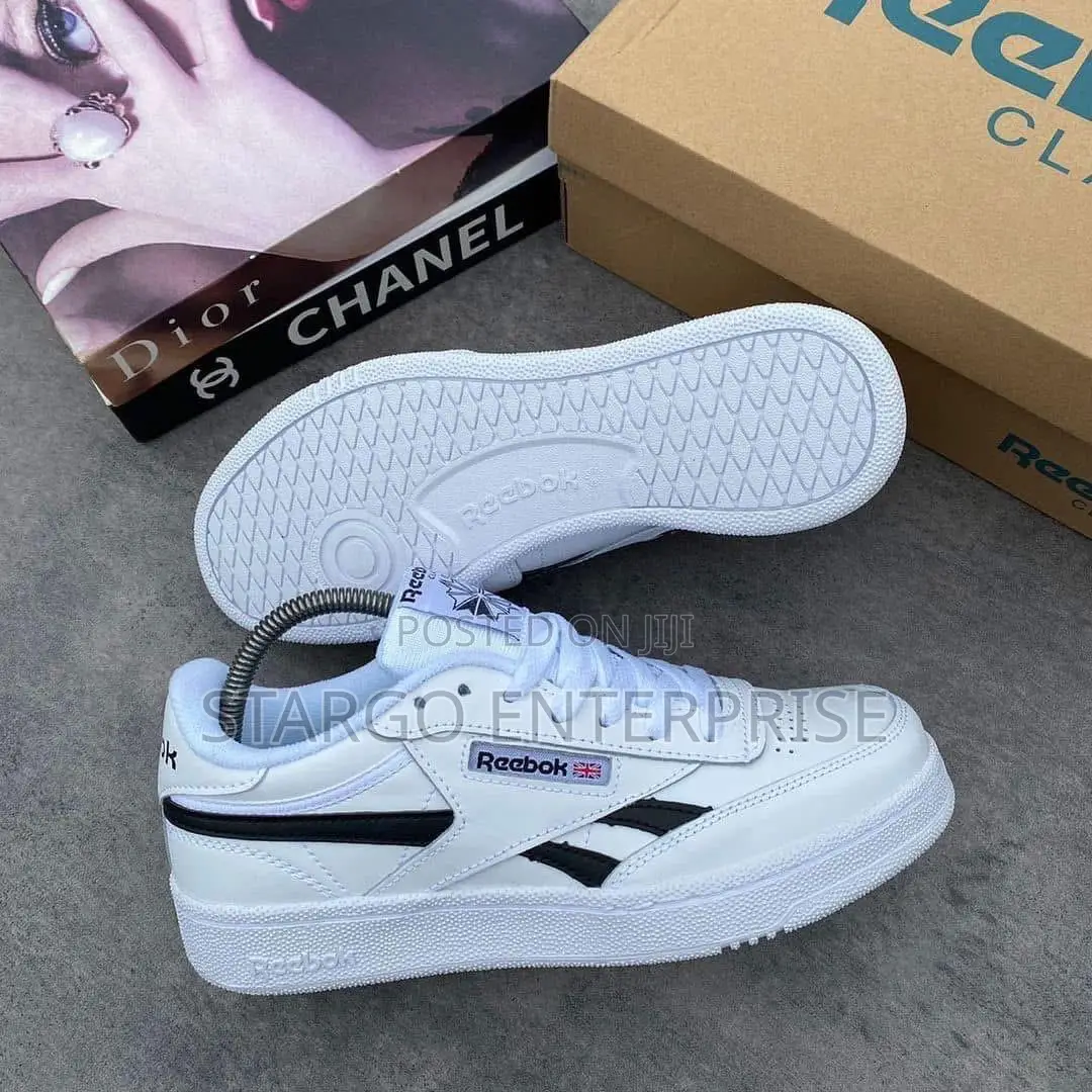 Reebok Sneakers