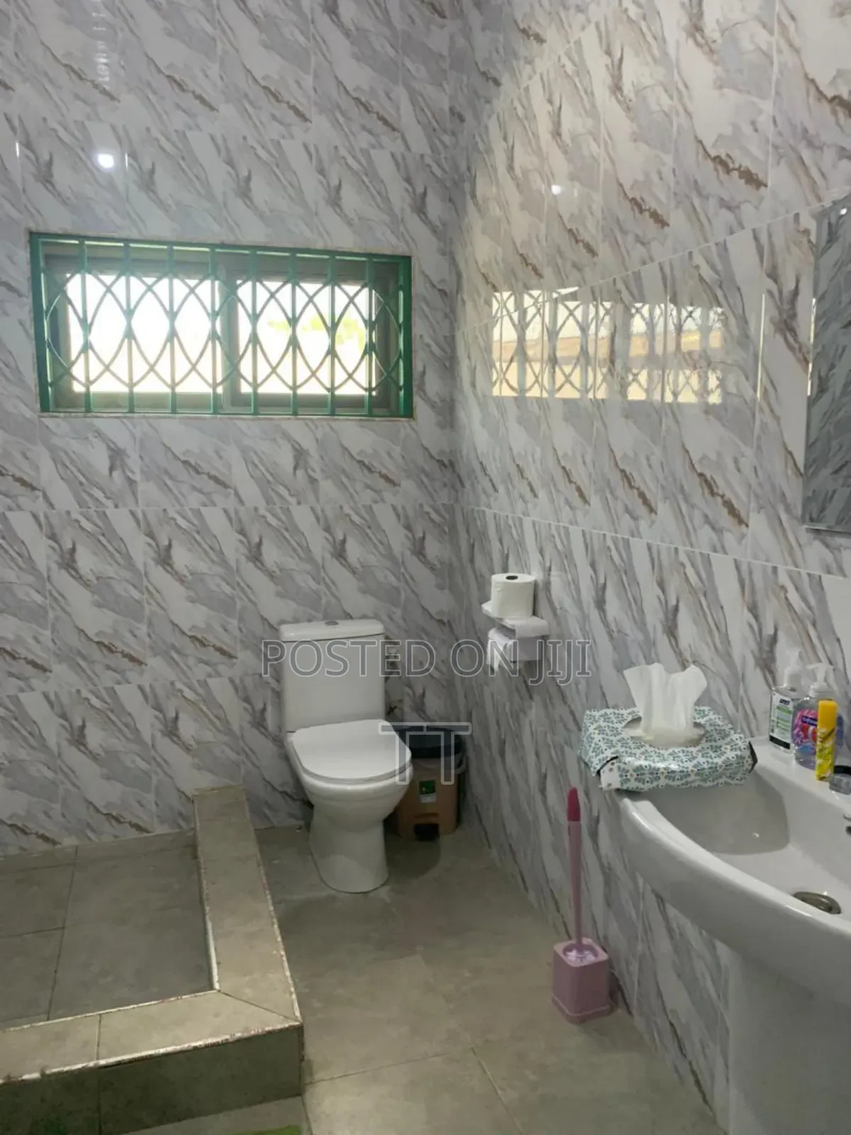 3bdrm Apartment in Teshie Agblezaa Off for rent