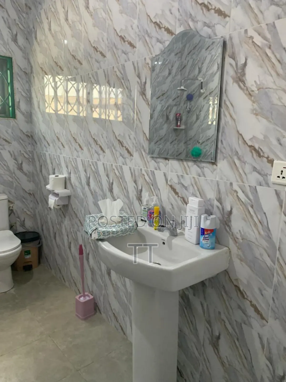3bdrm Apartment in Teshie Agblezaa Off for rent
