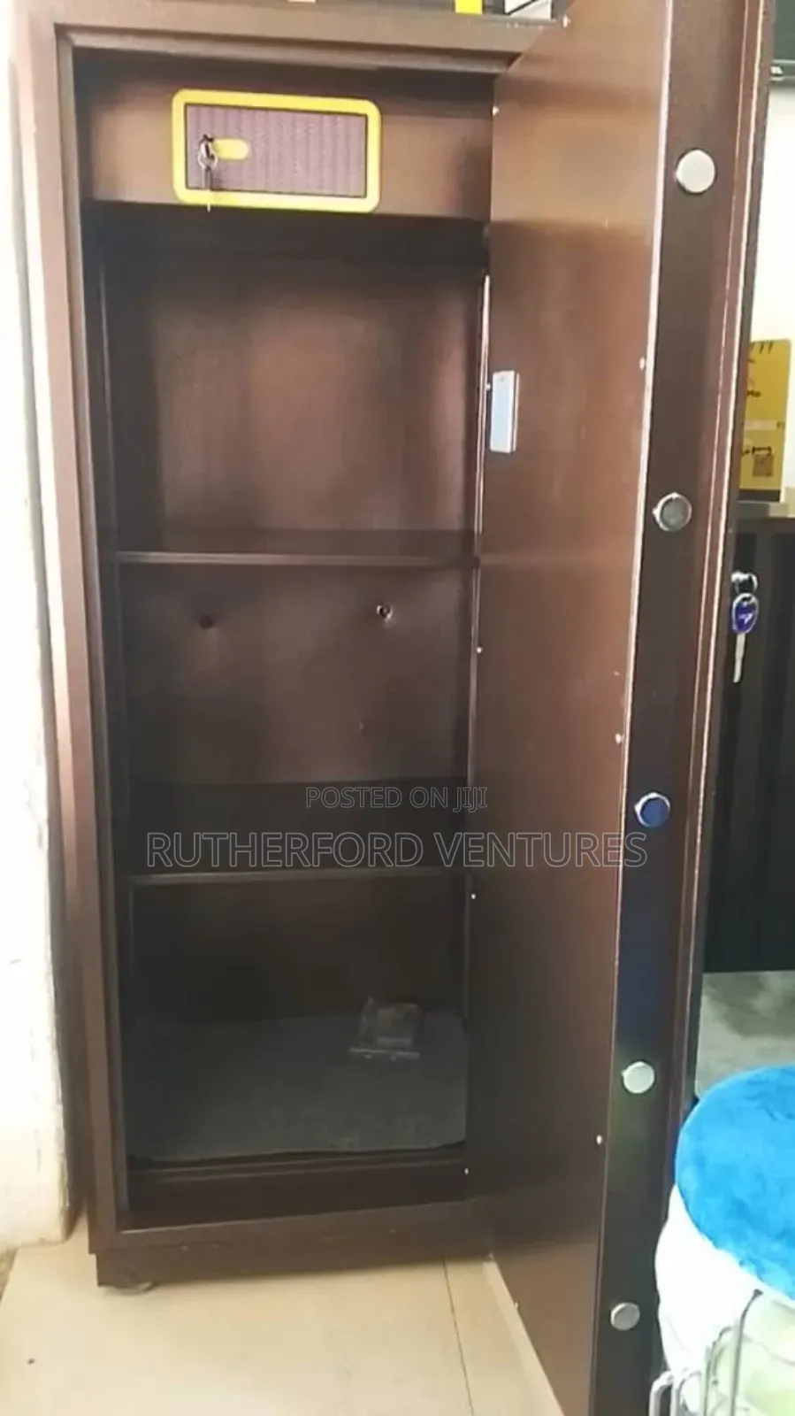 Strong Metal Fireproof Safe for Your Home and Office