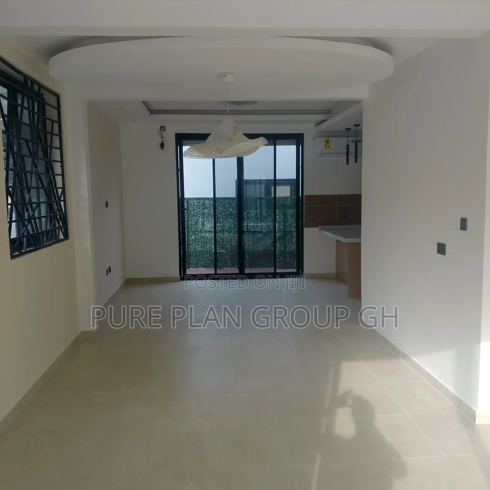 4bdrm Townhouse / Terrace in East Legon, A&C Mall Area for rent