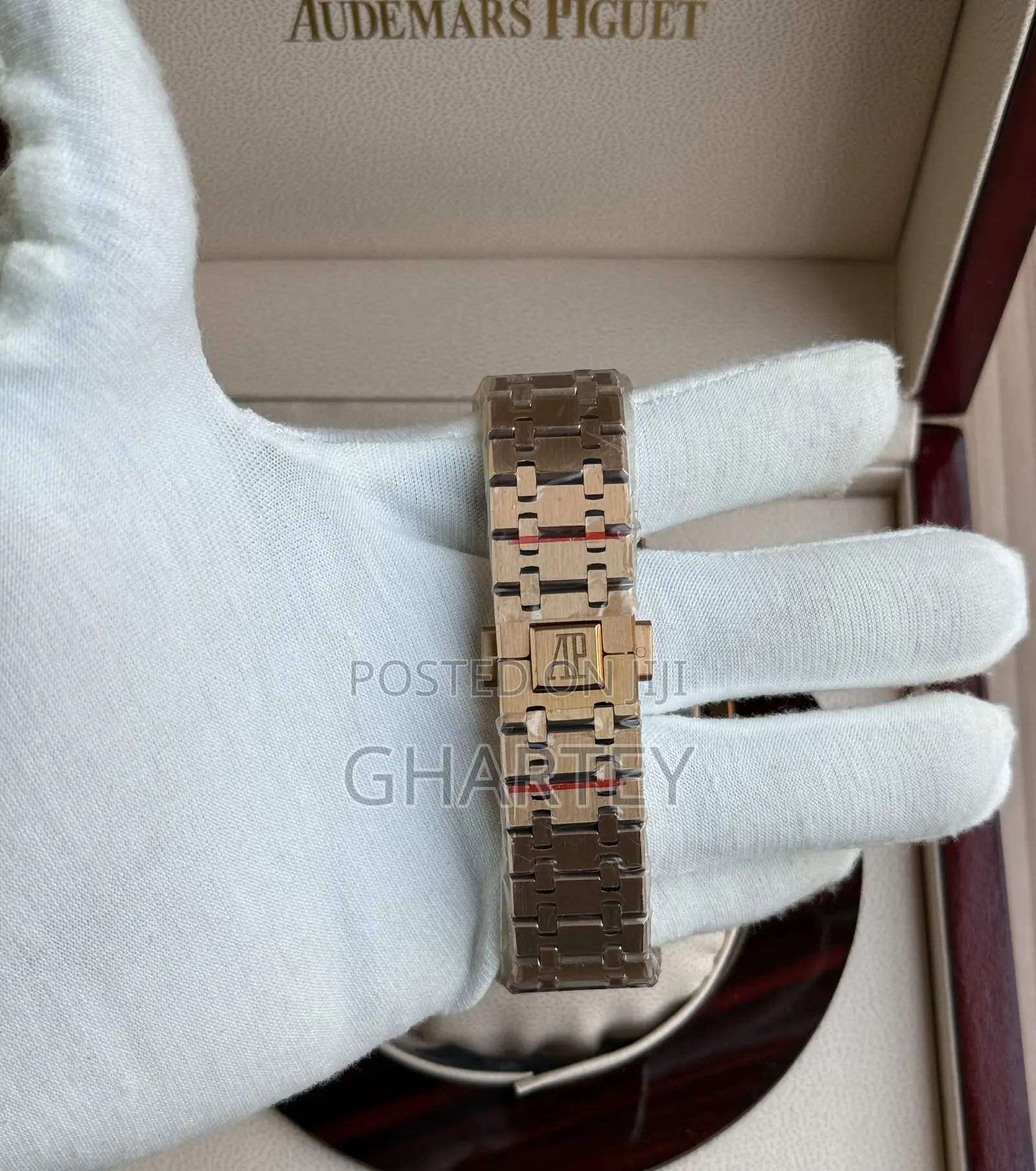 Audemars Piguet Royal Oak Chronograph – Rose Gold Elegance