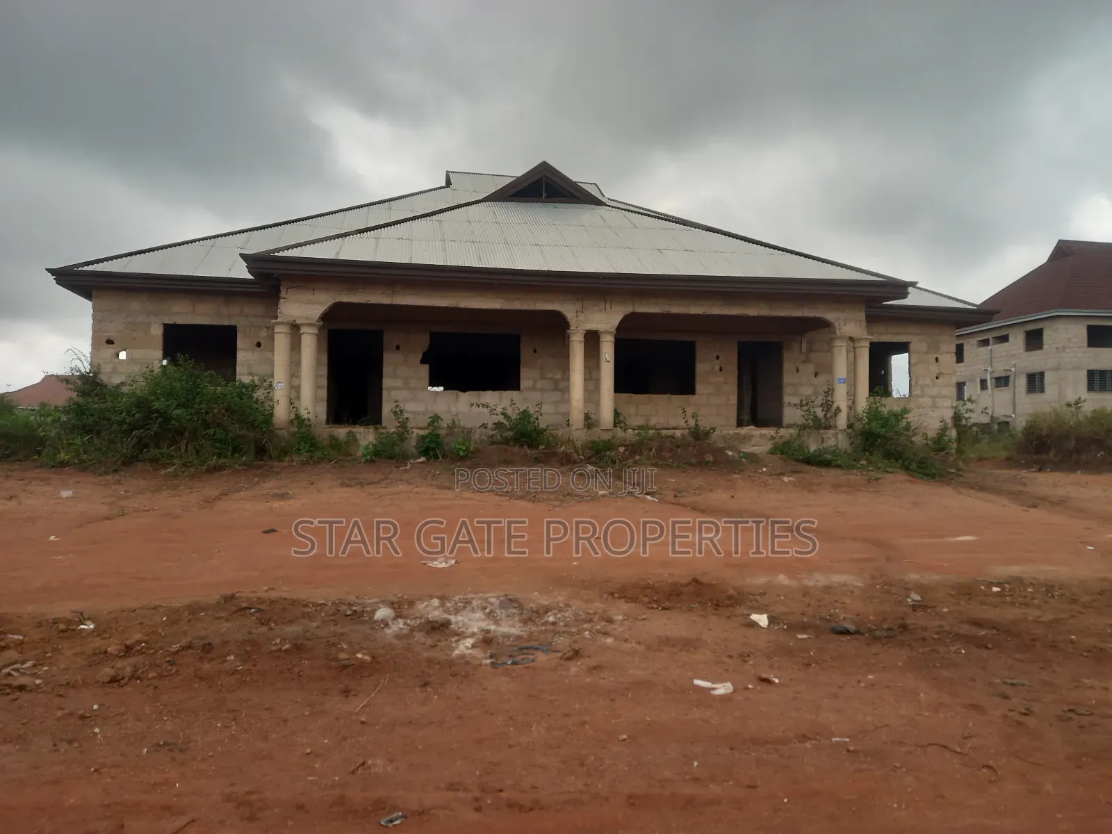 6bdrm House in Adesina, Kumasi Metropolitan for sale