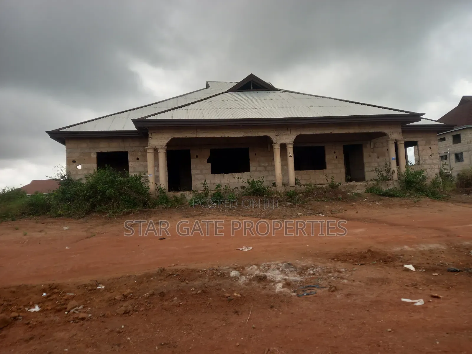 6bdrm House in Adesina, Kumasi Metropolitan for sale