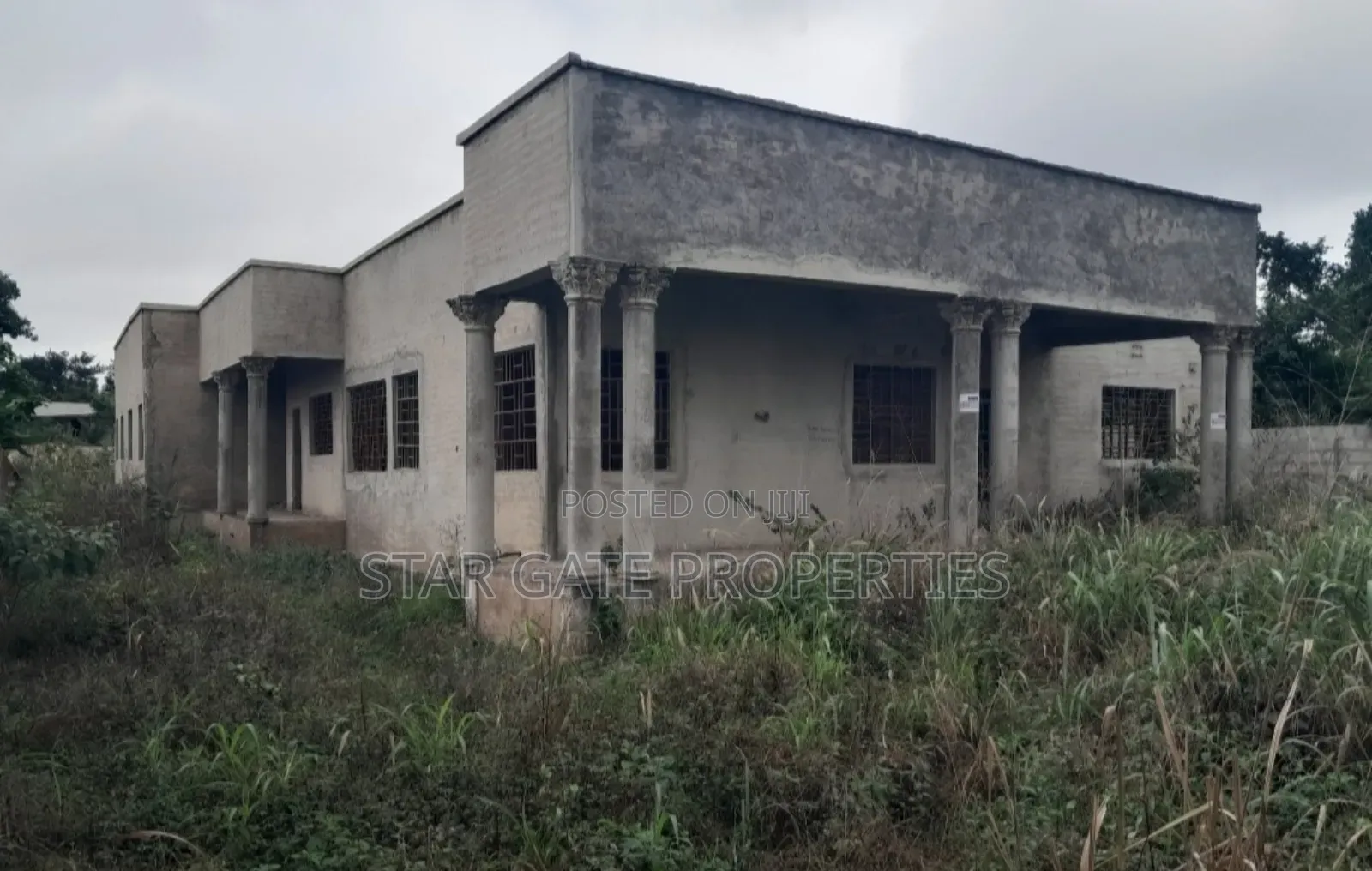 5bdrm House in Ahodwo, Kwabre., Kumasi Metropolitan for sale