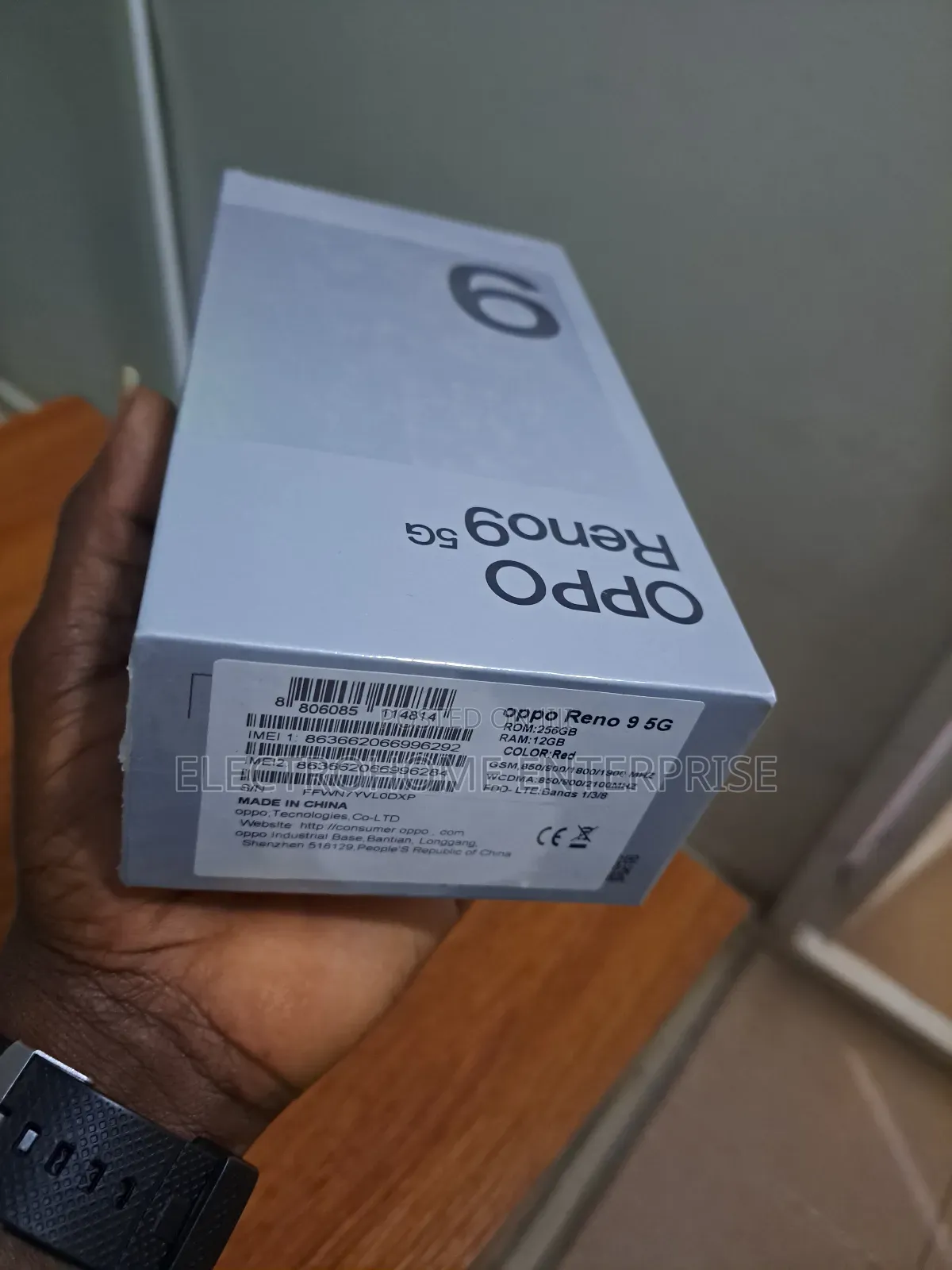 New Oppo Reno9 256 GB Red