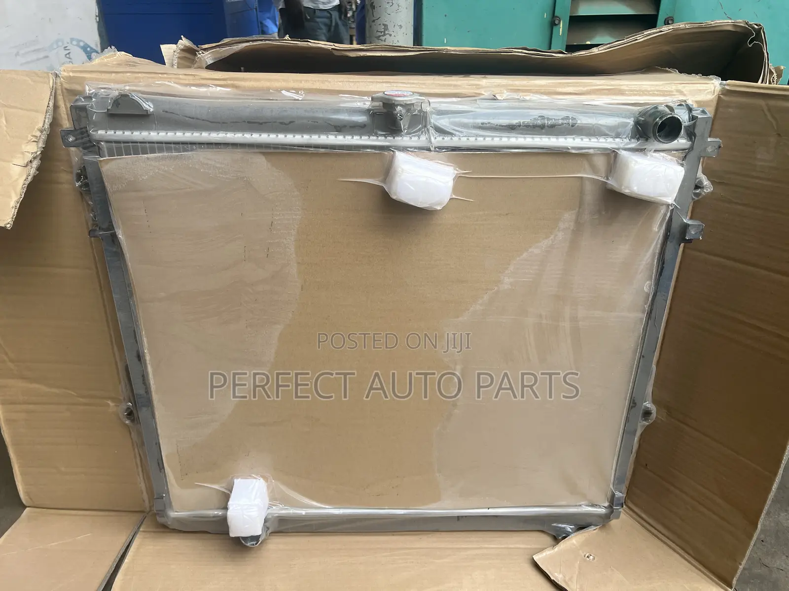 Landcruiser 200 V6 and V8 Radiator/ Water Tank