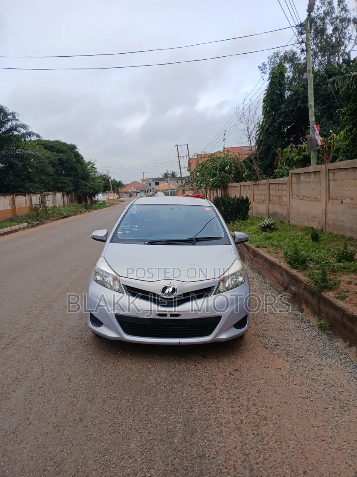 Toyota Vitz 1.3 FWD 3dr 2013 Silver