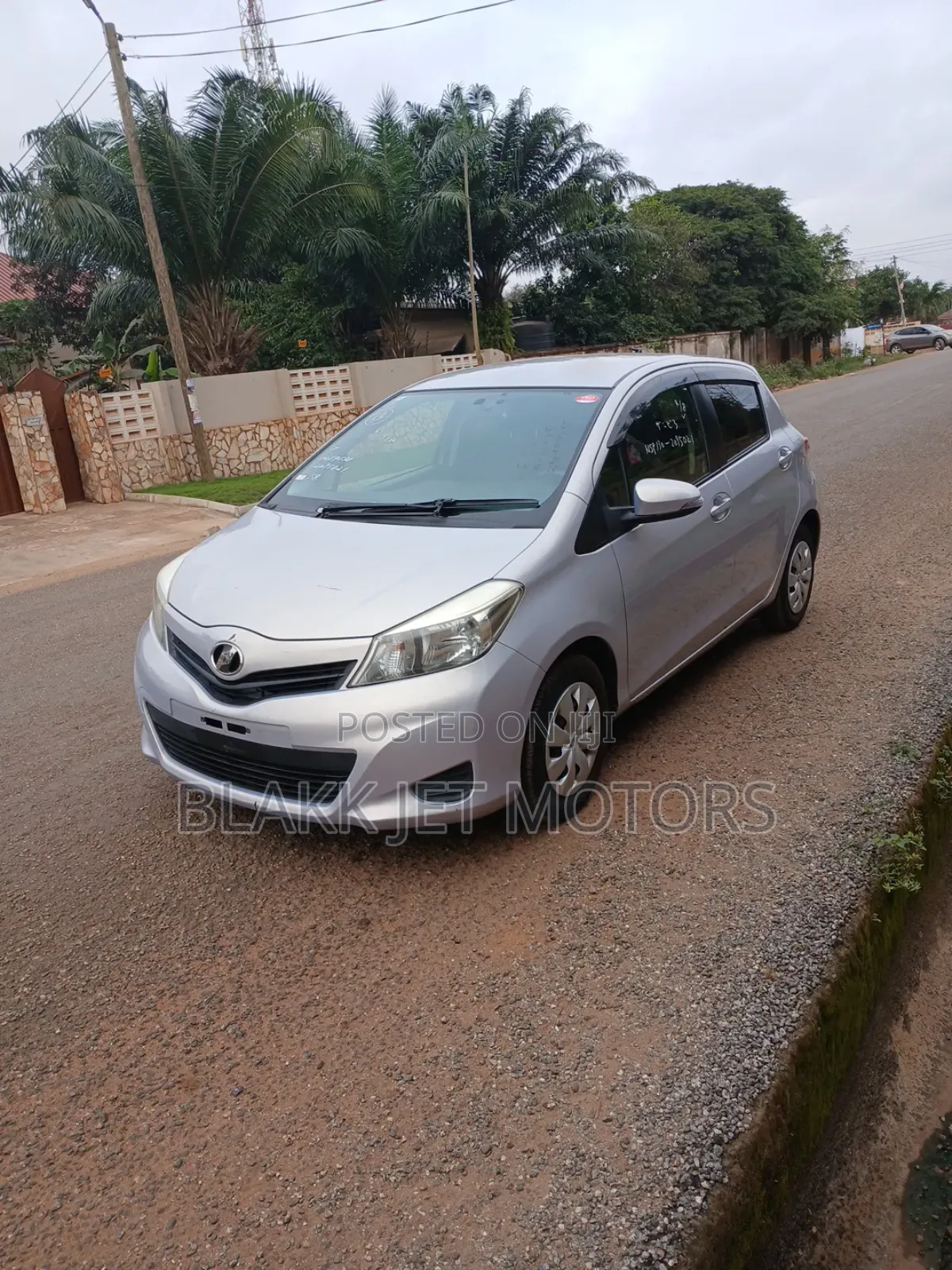 Toyota Vitz 1.3 FWD 3dr 2013 Silver
