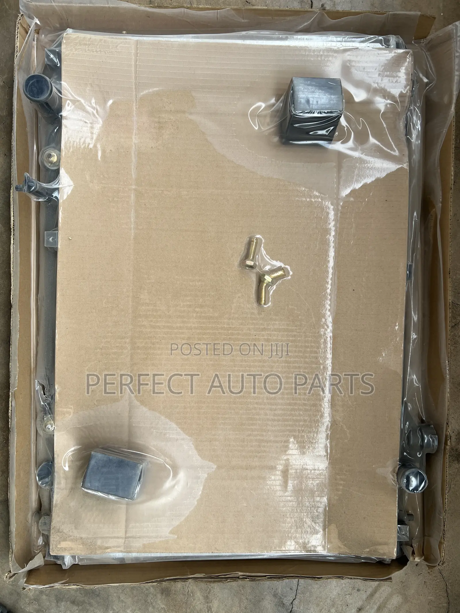 Highlander 2001 2002 2003 2004 2005 2006 2007 V6 Radiator/ Water Tank