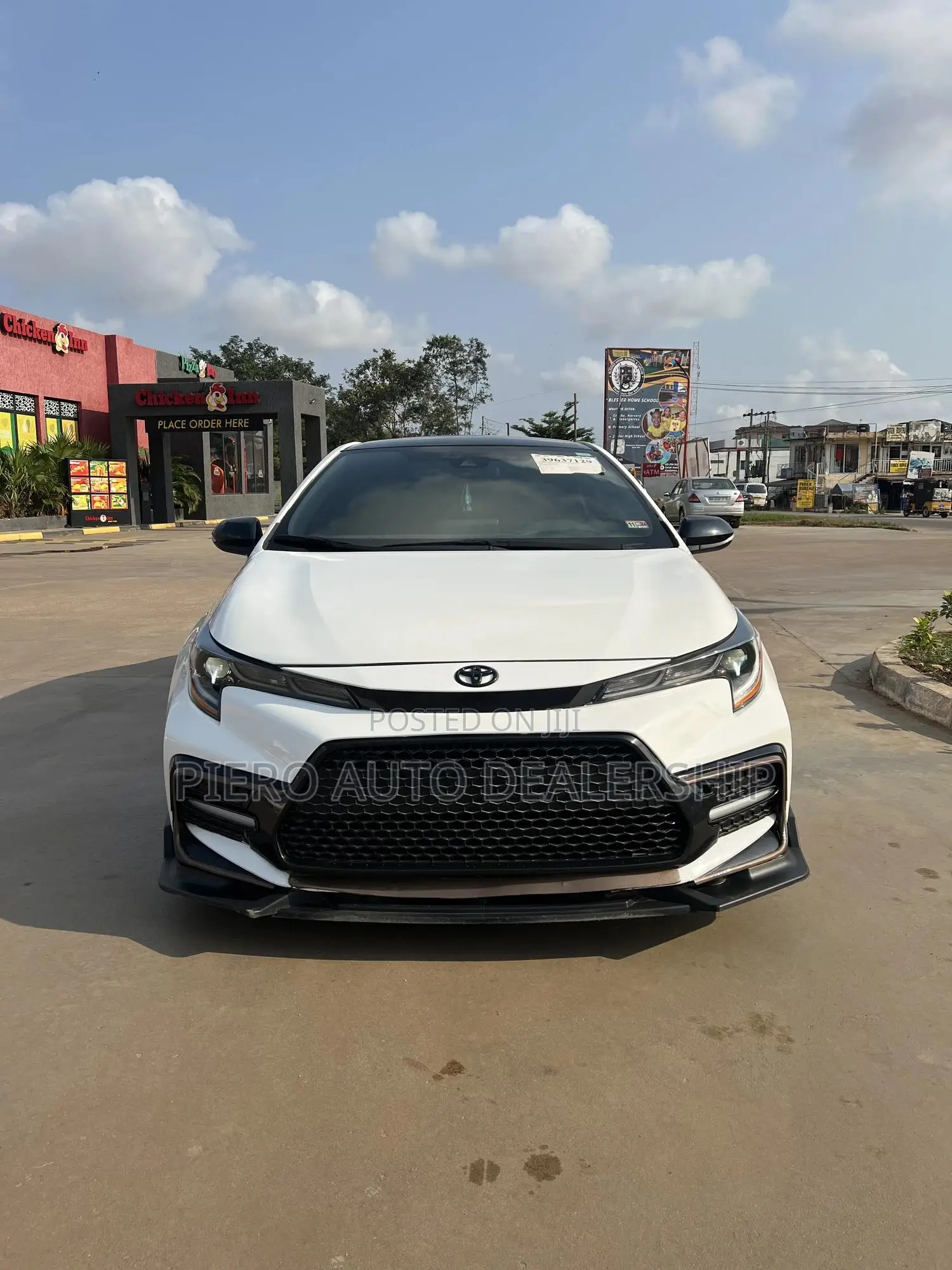Toyota Corolla 2023 White