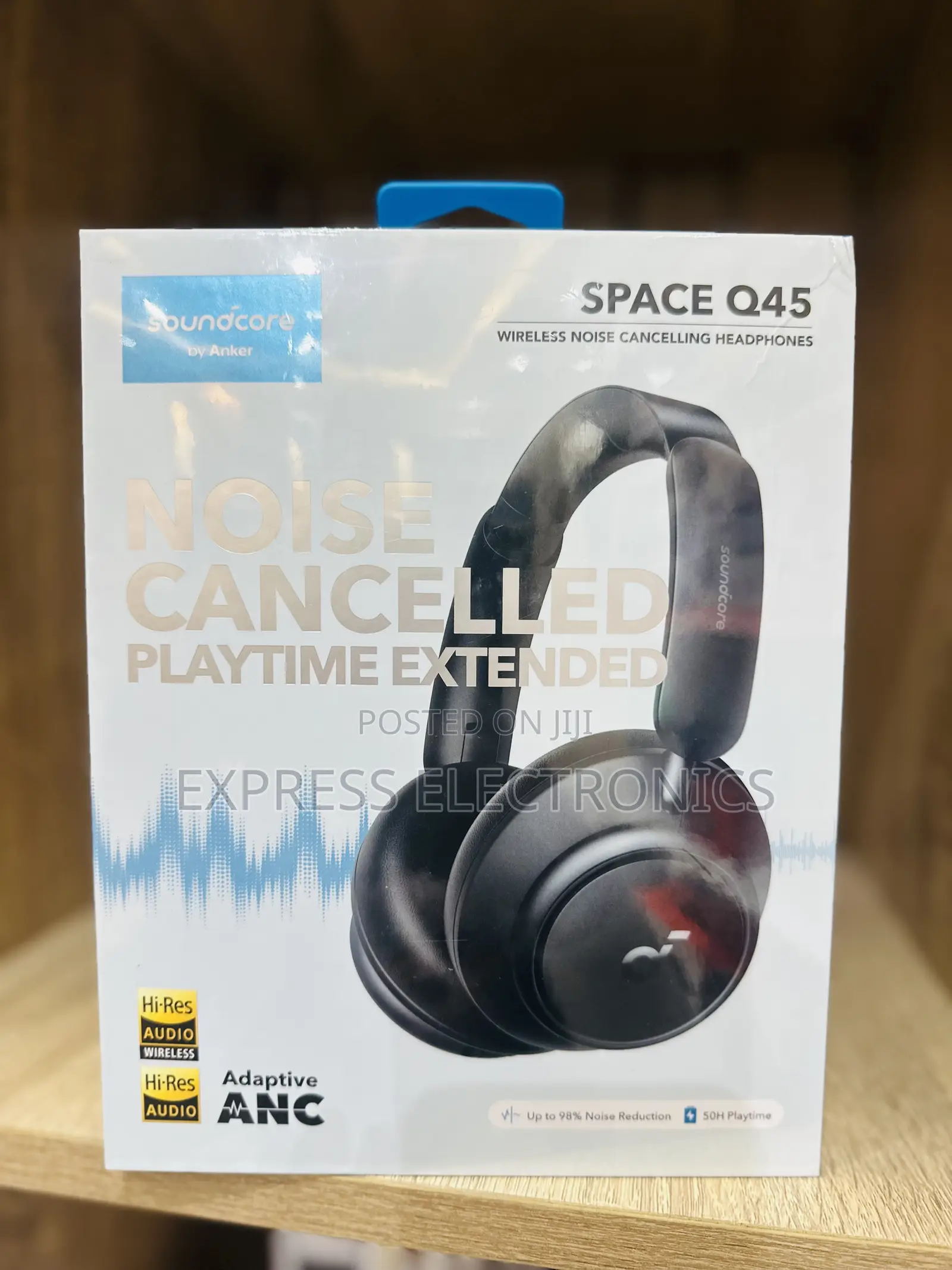 Ultra Modern Sound Core Q45 Headset