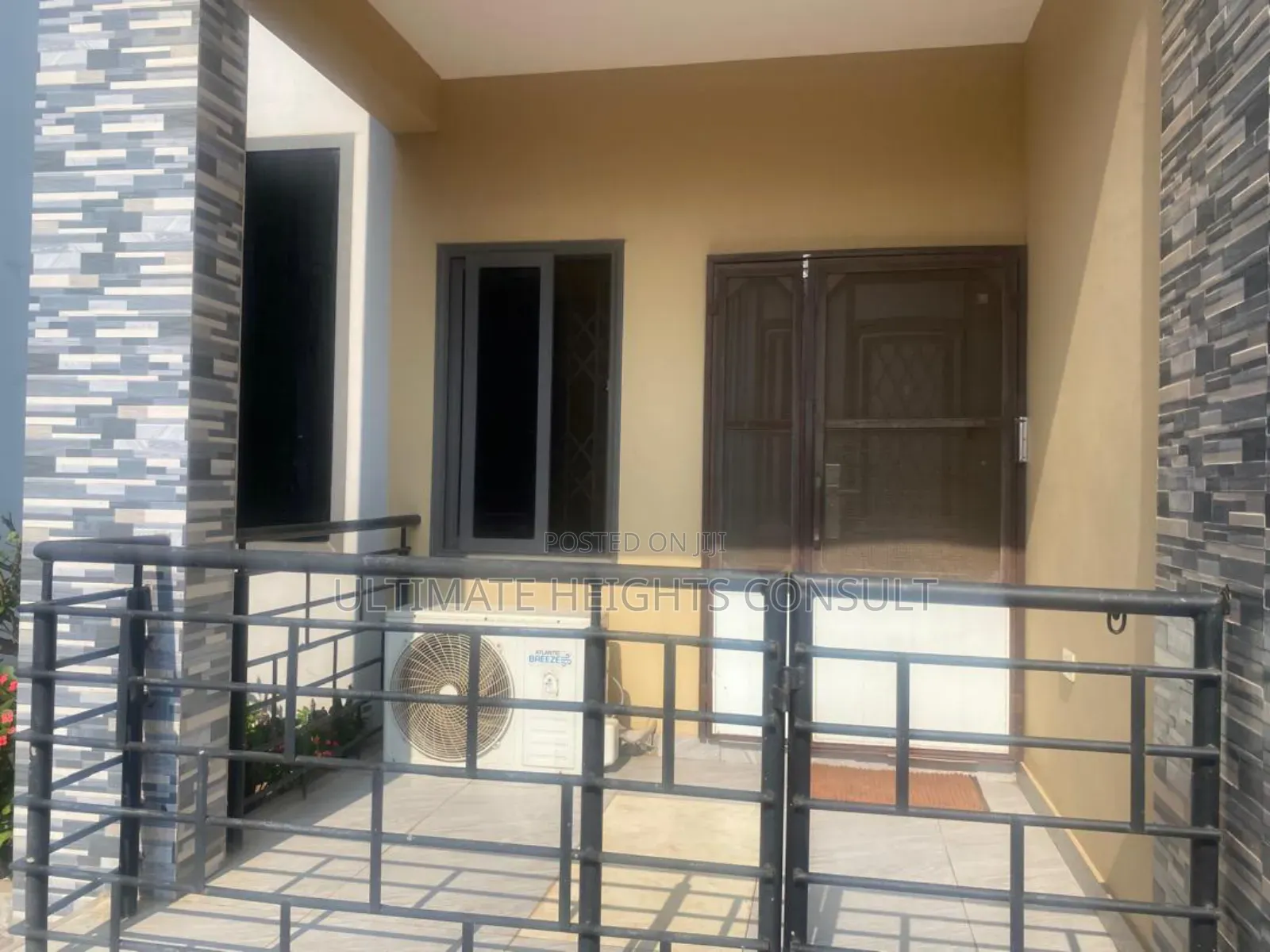 2bdrm Apartment in Dansoman, Exhibition for rent