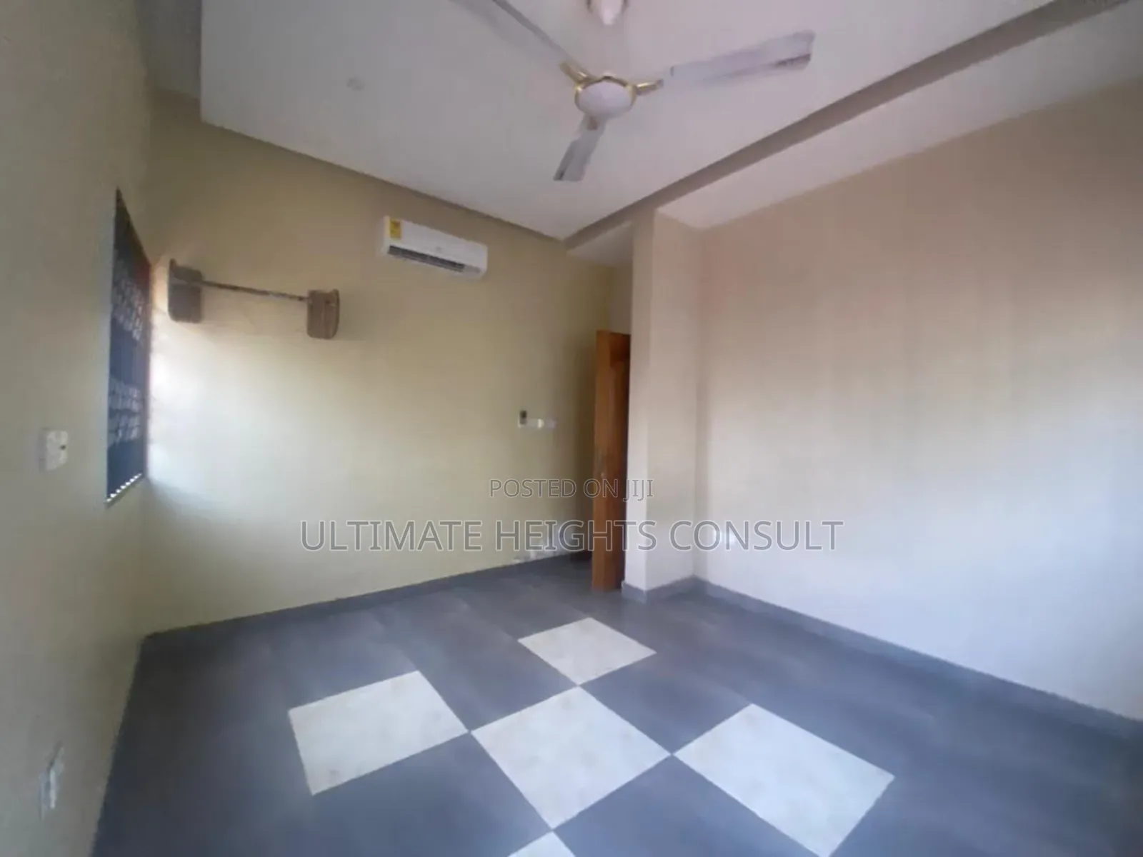 2bdrm Apartment in Dansoman, Exhibition for rent
