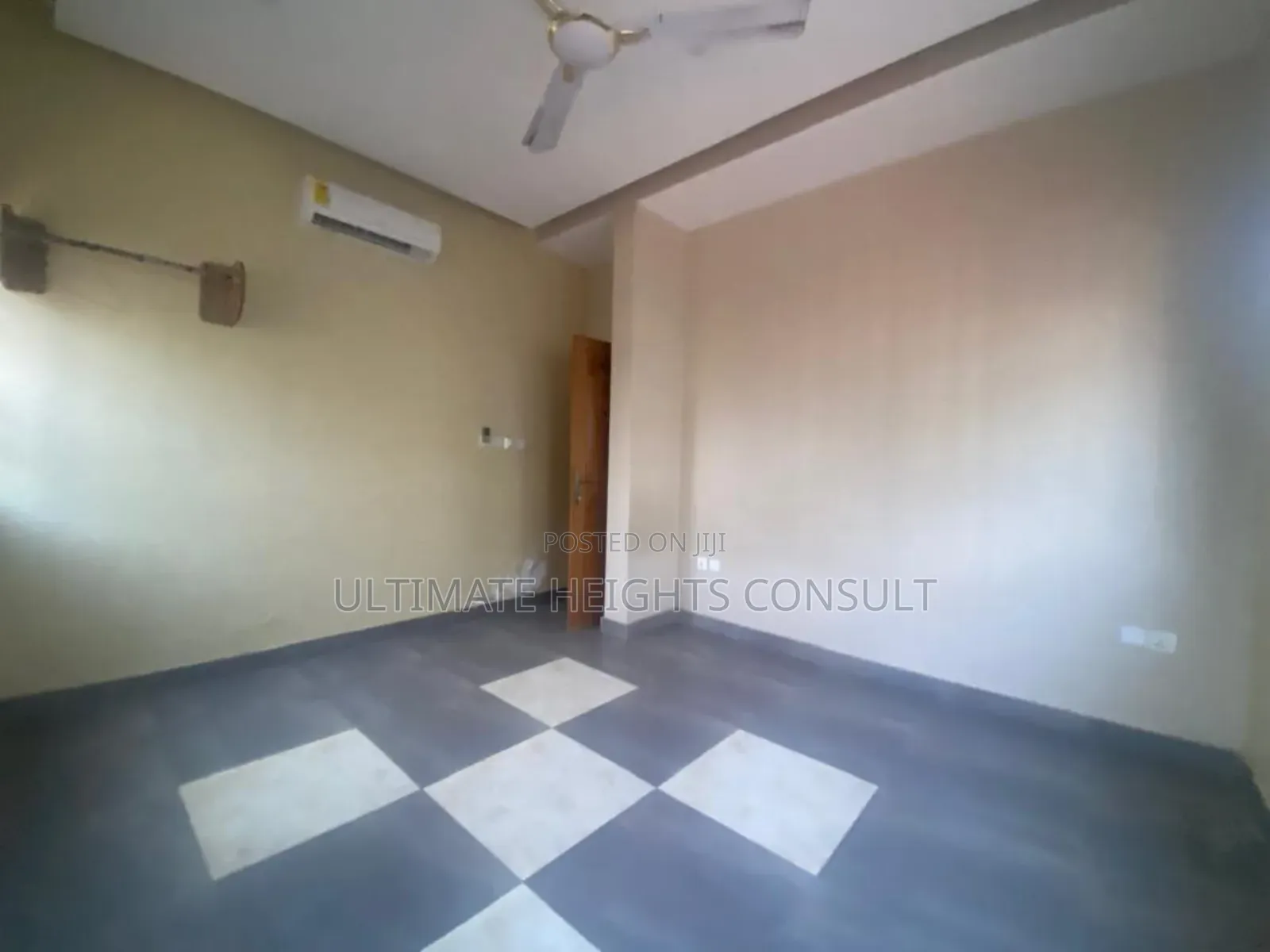 2bdrm Apartment in Dansoman, Exhibition for rent