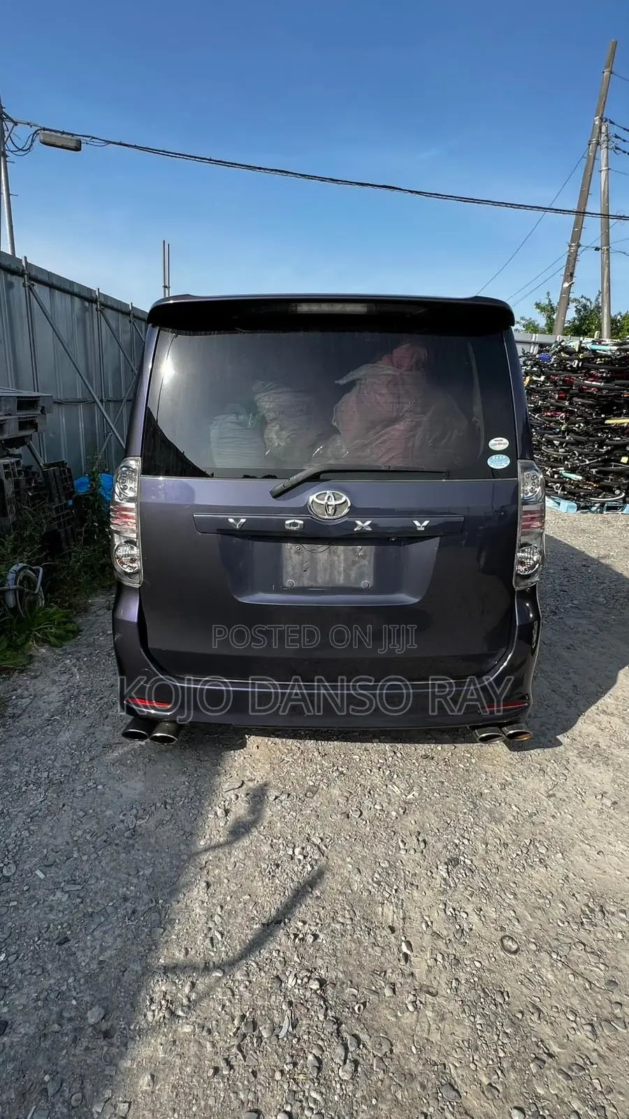 Toyota Voxy 2011