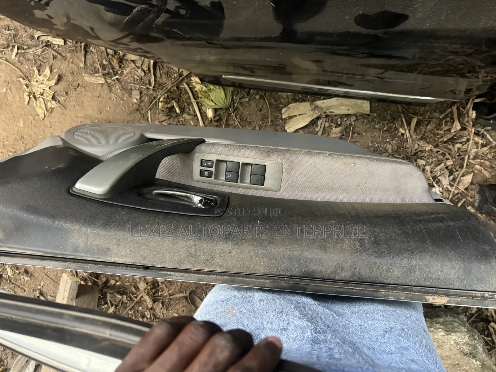 Nissan Rogue 2010,2011,2012 Doors Set Available