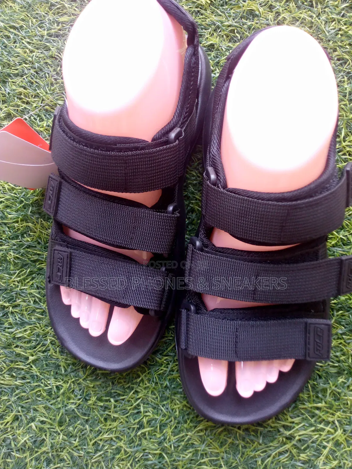 Fuce Sandals