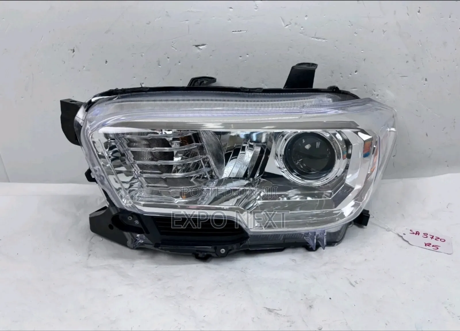 2016-2022 Toyota Tacoma Halogen Headlight Pair