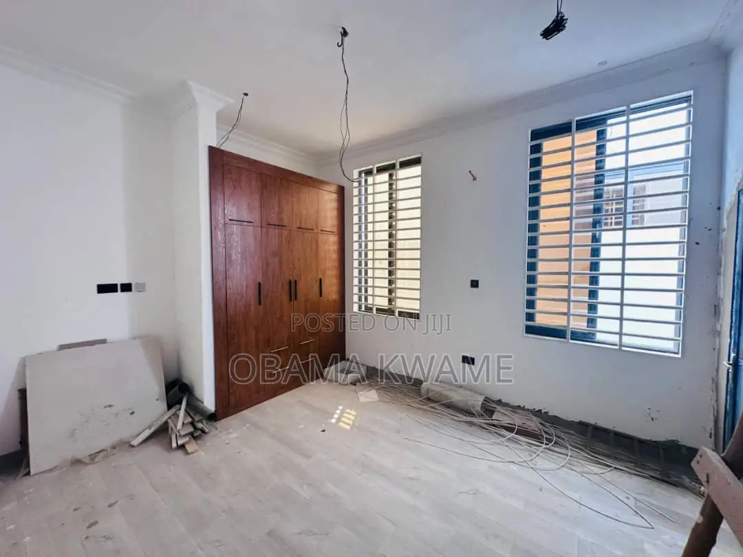 4bdrm Mansion in Gringo Lynks Premium, Baatsona Total for sale