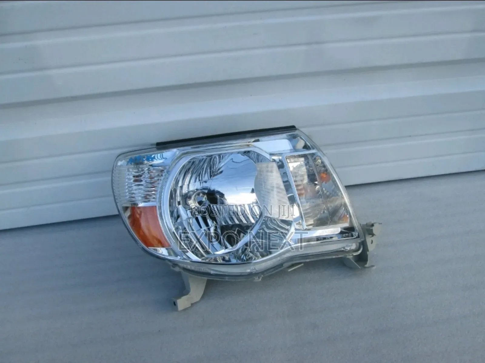 2005-2011 Toyota Tacoma Chrome Housing Headlights Pair