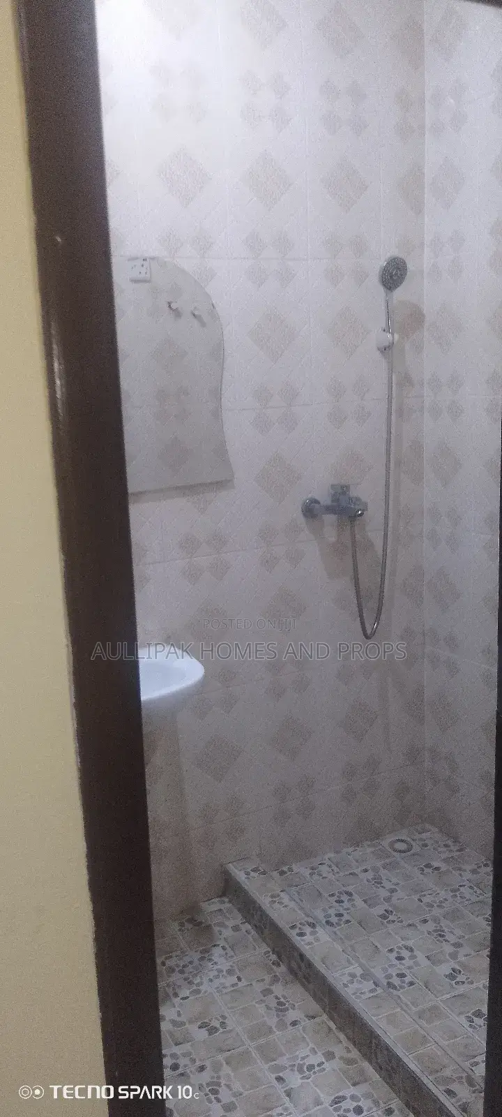 2bdrm Apartment in Lakeside Comm. 6, Little Roses Area for rent