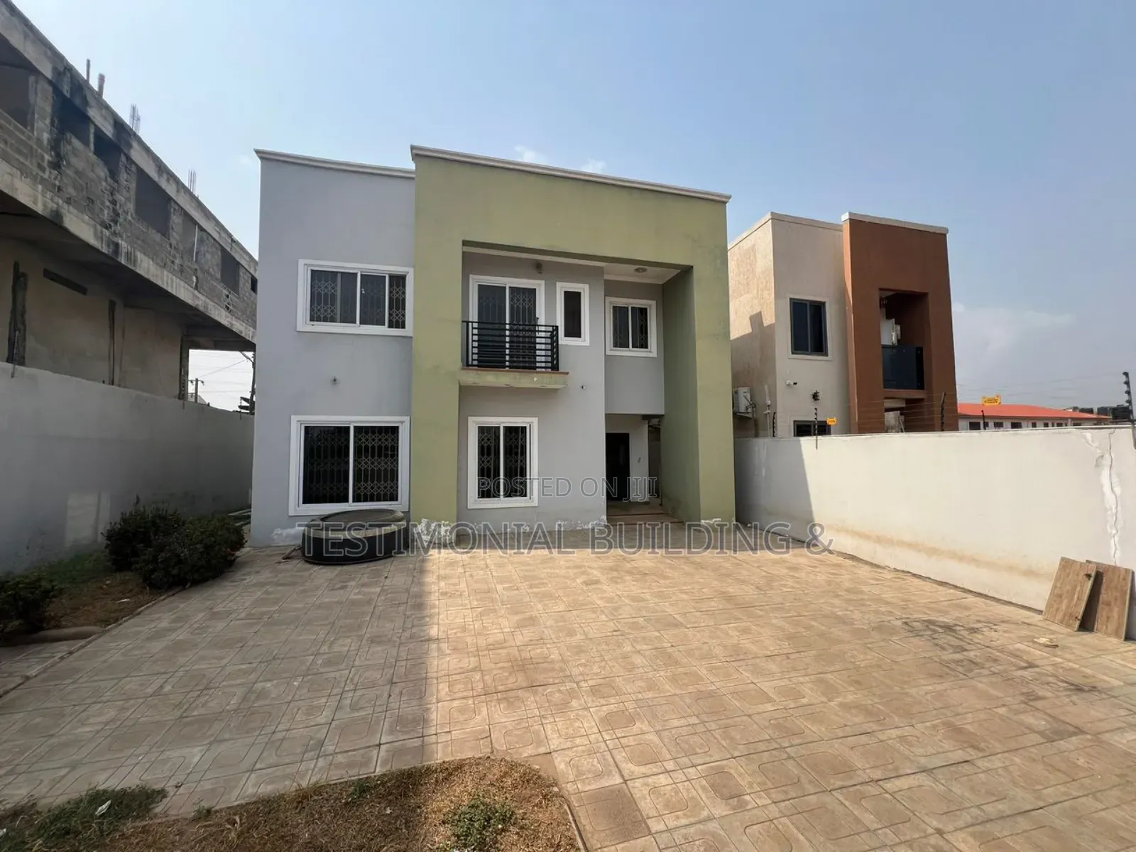 4bdrm House in Testimonial Building, Sakumono for sale