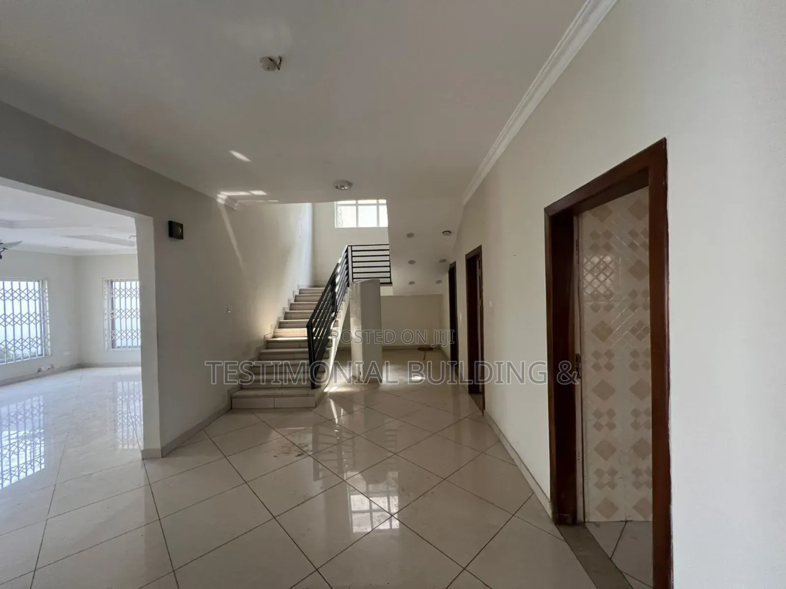 4bdrm House in Testimonial Building, Sakumono for sale
