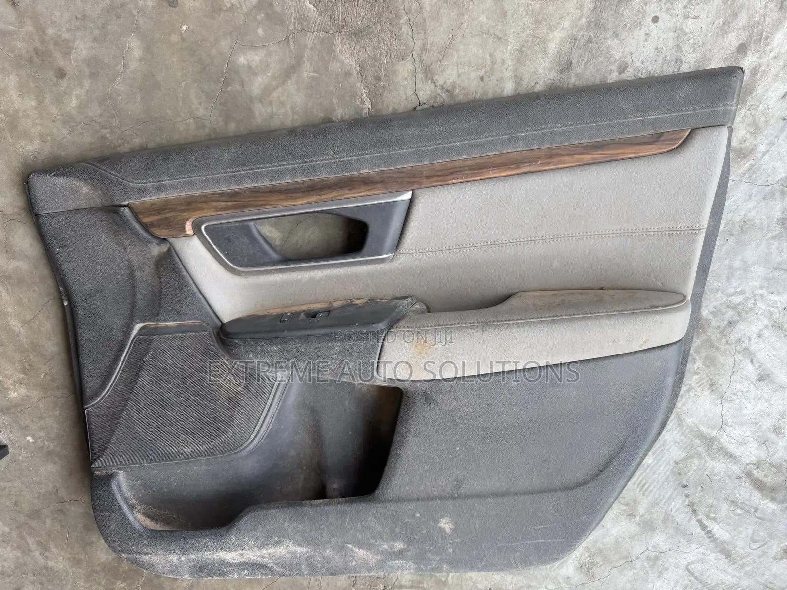 Front Right Door Trim Panel 2017 Honda Cr-v