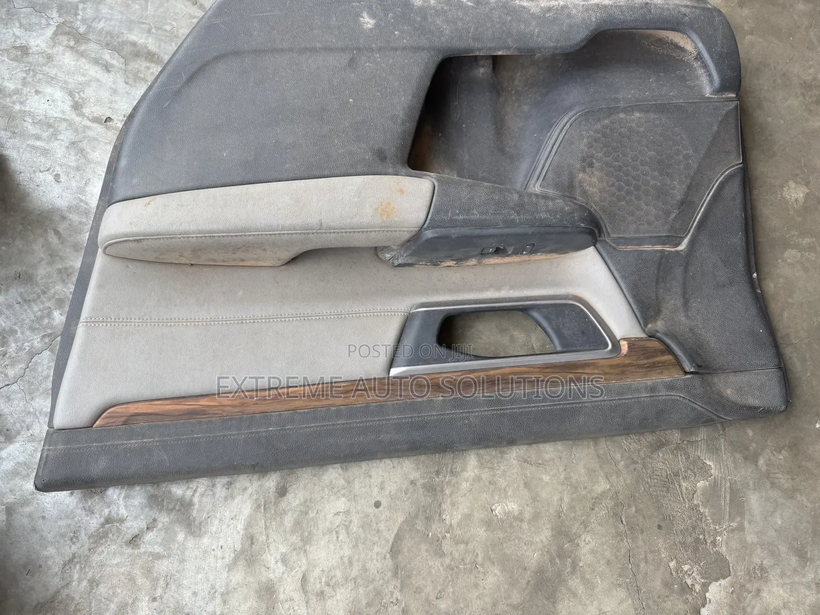 Front Right Door Trim Panel 2017 Honda Cr-v