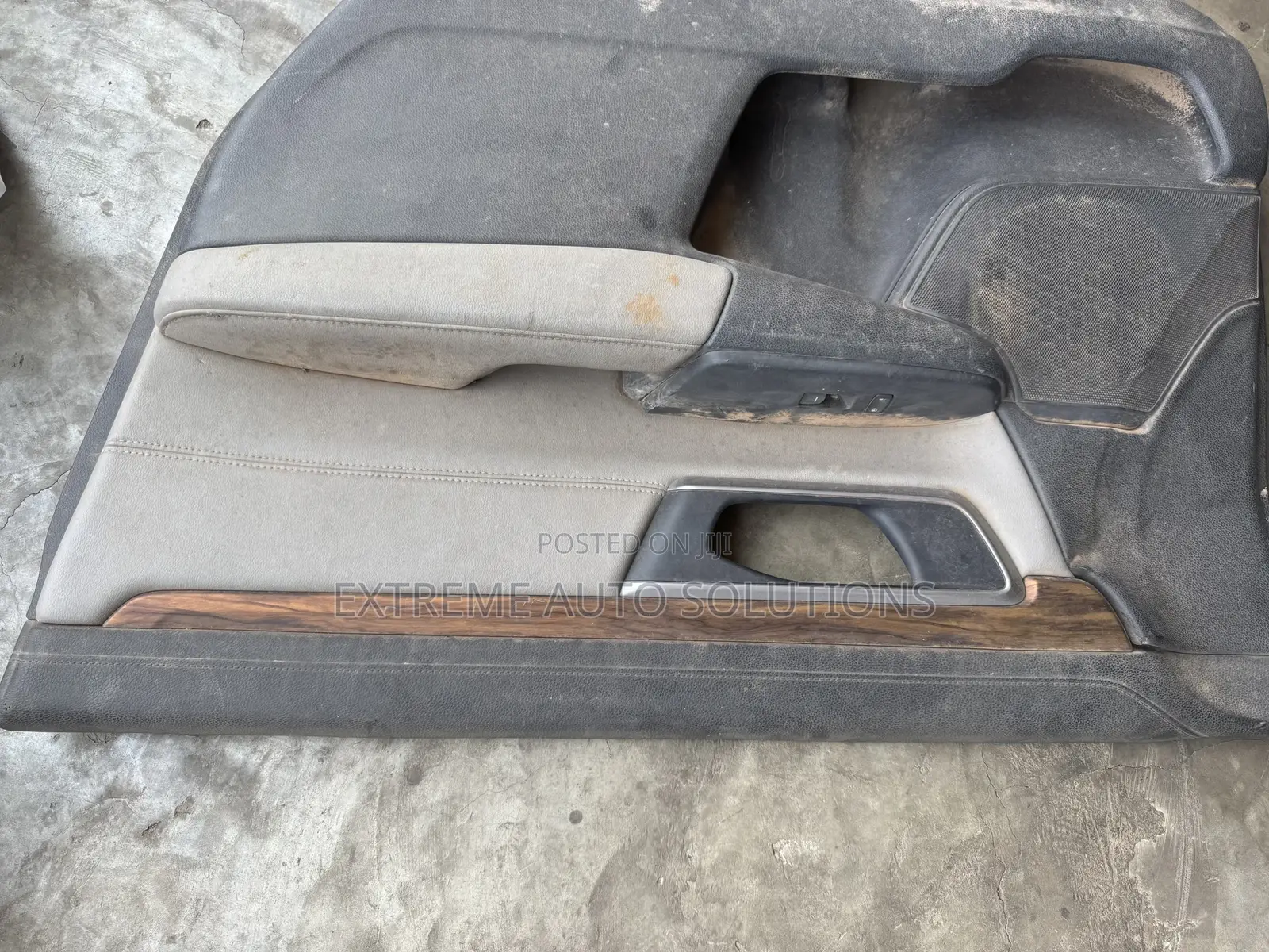 Front Right Door Trim Panel 2017 Honda Cr-v