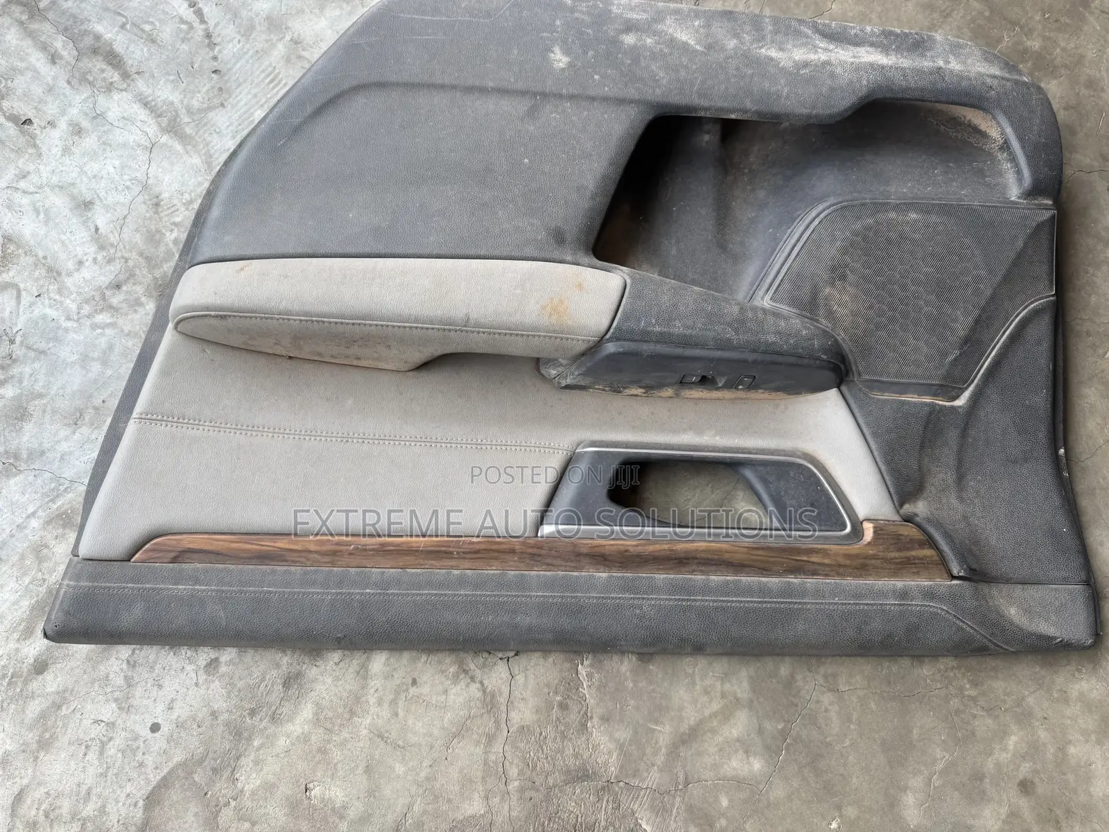 Front Right Door Trim Panel 2017 Honda Cr-v