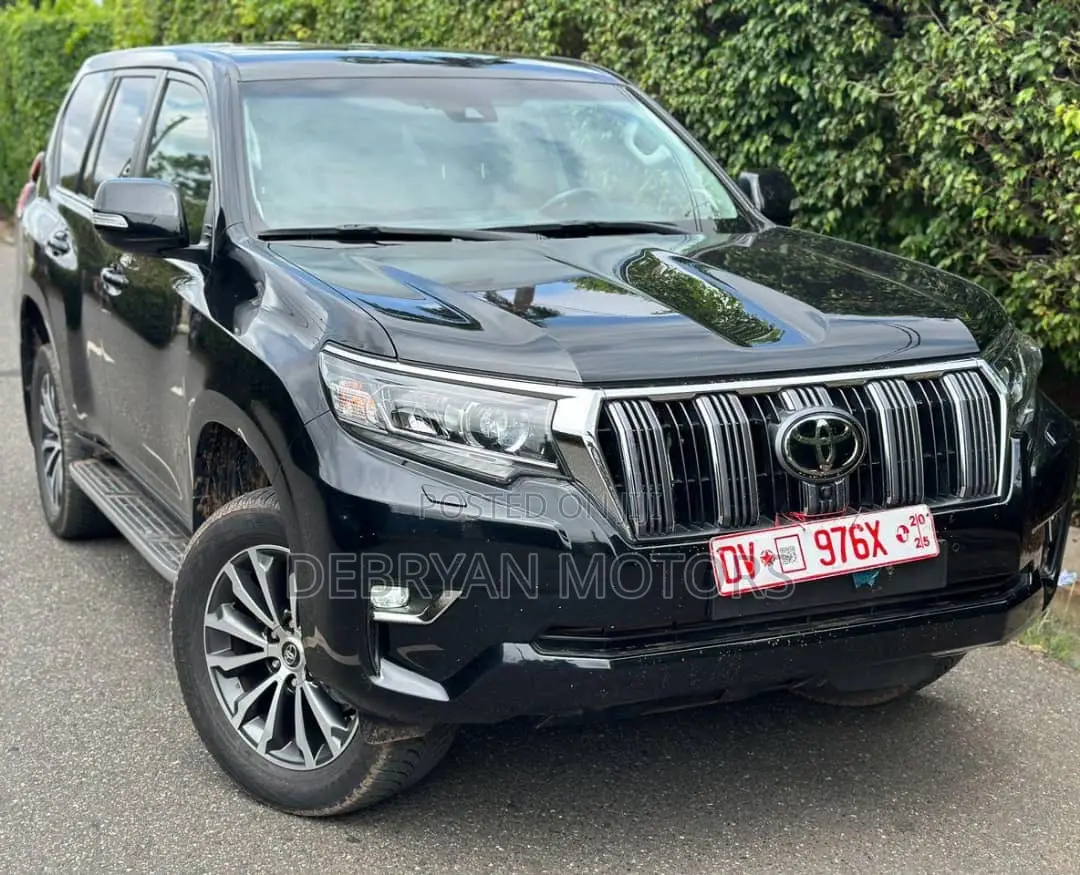 Toyota Land Cruiser Prado 2.8 2022 Black