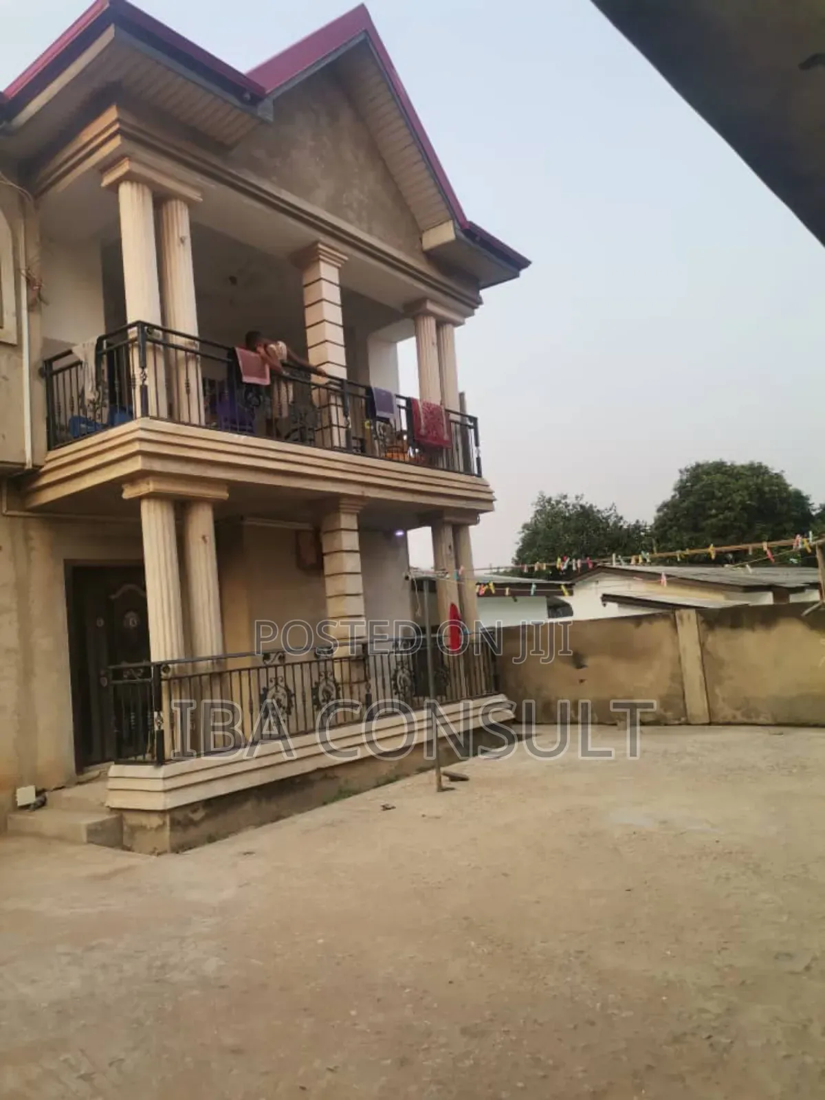 8bdrm Apartment in Kwabenya, Accra Metropolitan for sale