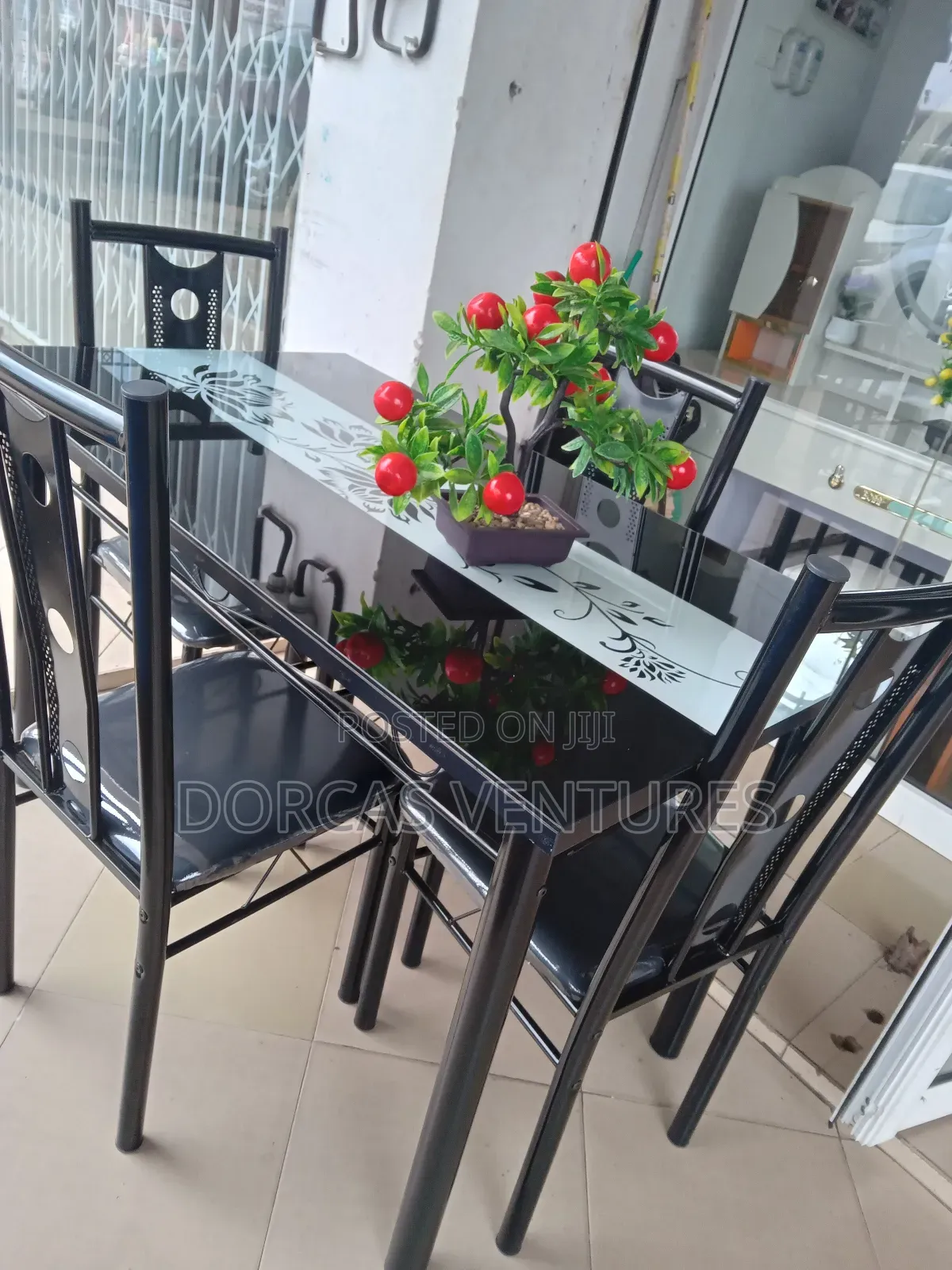 Etatrra Dining Sets