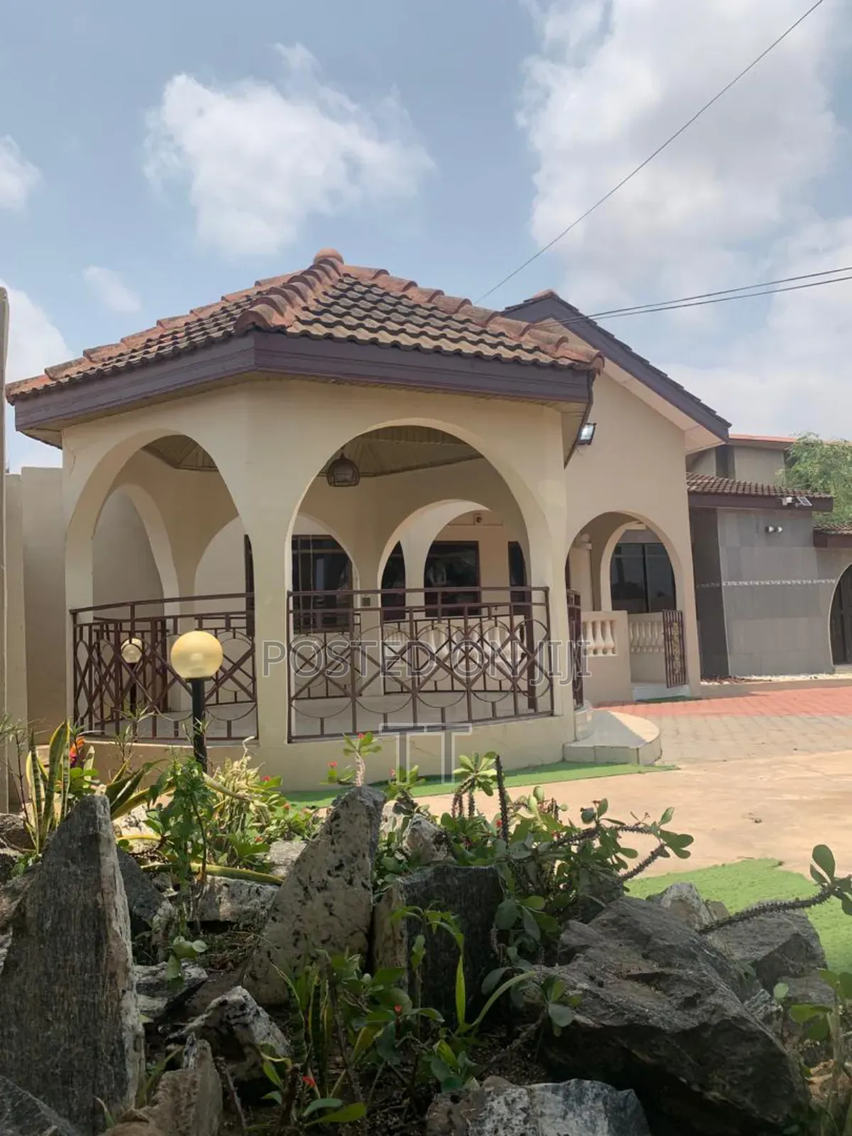 5bdrm House in Teshie Grada Estate for rent