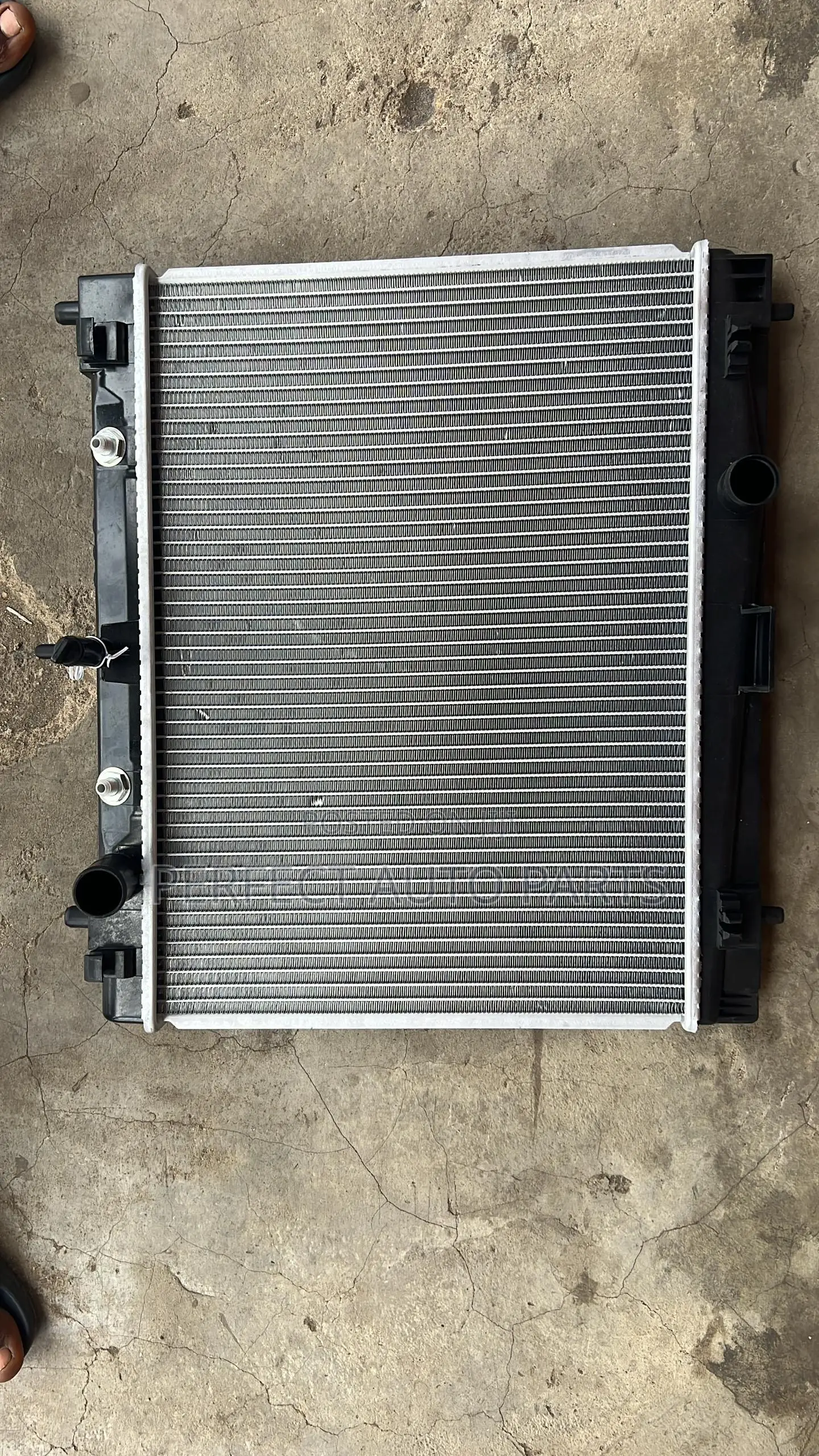 Toyota Yaris Radiator/ Water Tank