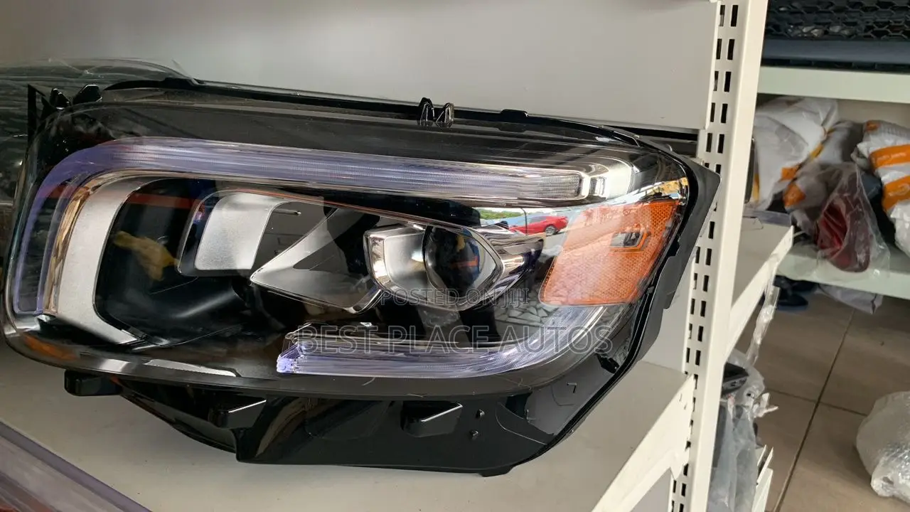 Mercedes Benz Glb 250 Headlight With Single Charger